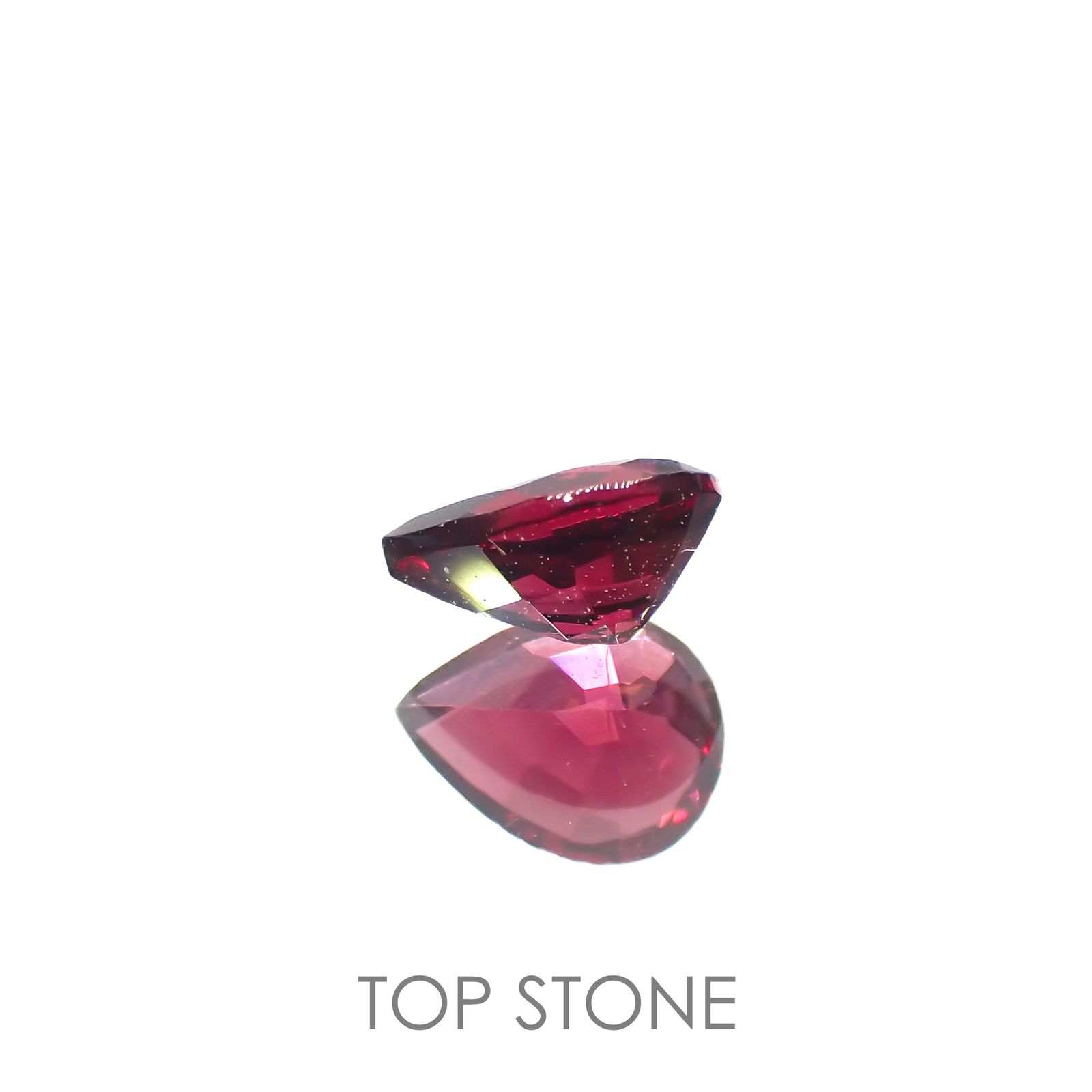 レッドスピネル(宝石名レッド・スピネル)タンザニア産 0.33ct 識別済[220716897]5.1x3.9mm前後