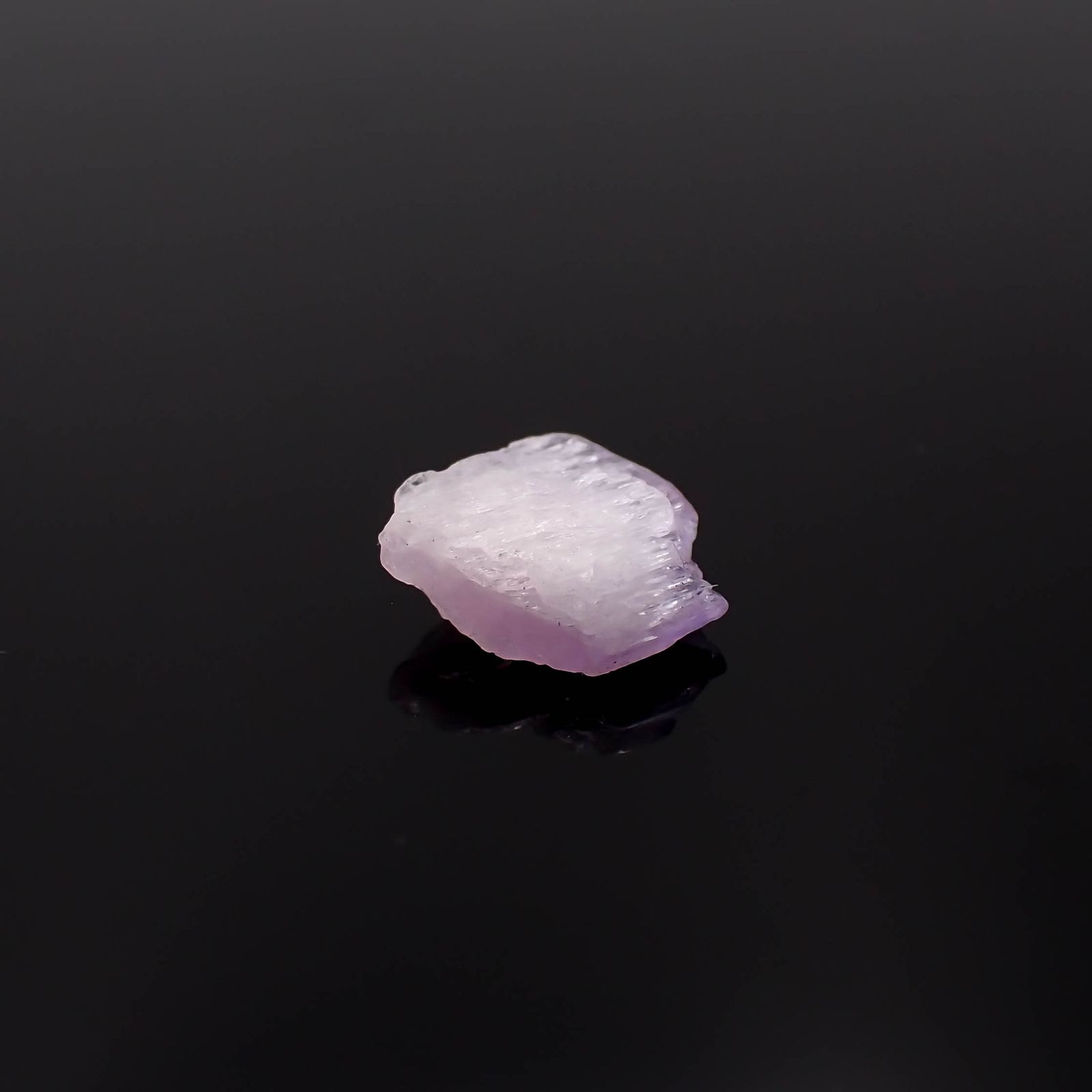 ピンクゾイサイト 原石 タンザニア産 1.34ct[231224997]7.7x7.7mm前後