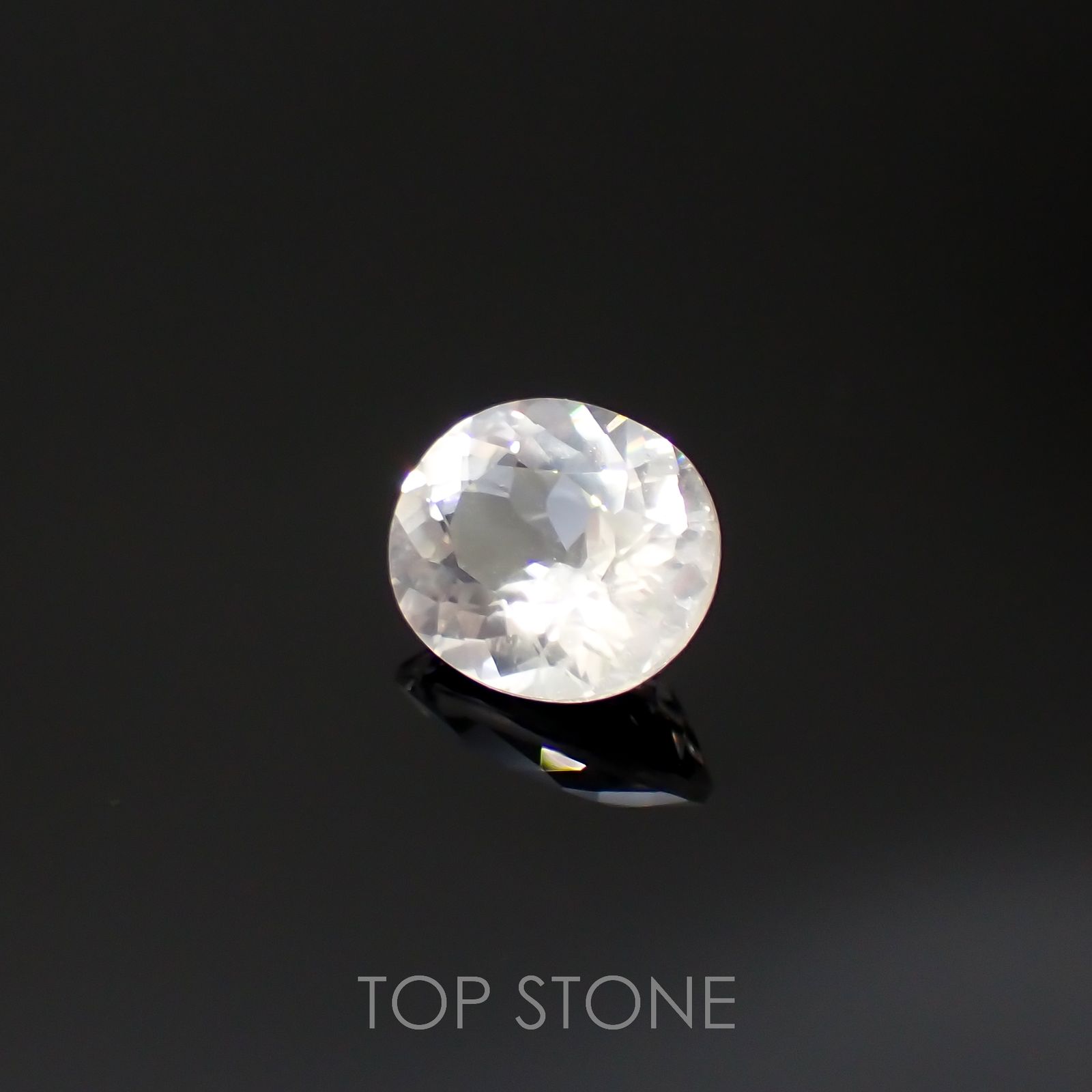 フェナカイト(宝石名フェナカイト)マダガスカル産 1.38ct 識別済[220817211]7.8x6.7mm前後
