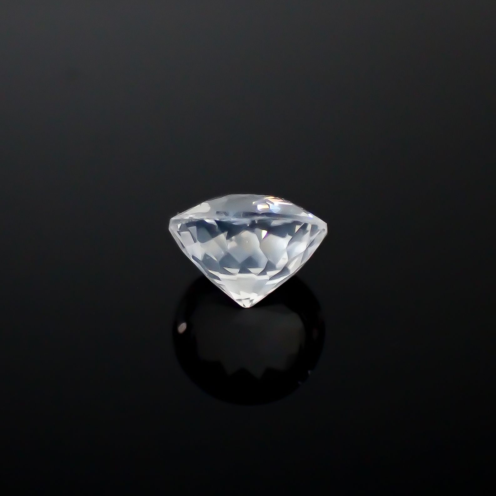フェナカイト(宝石名フェナカイト)ブラジル産 0.75ct 識別済[250229864]5.8x5.7mm前後