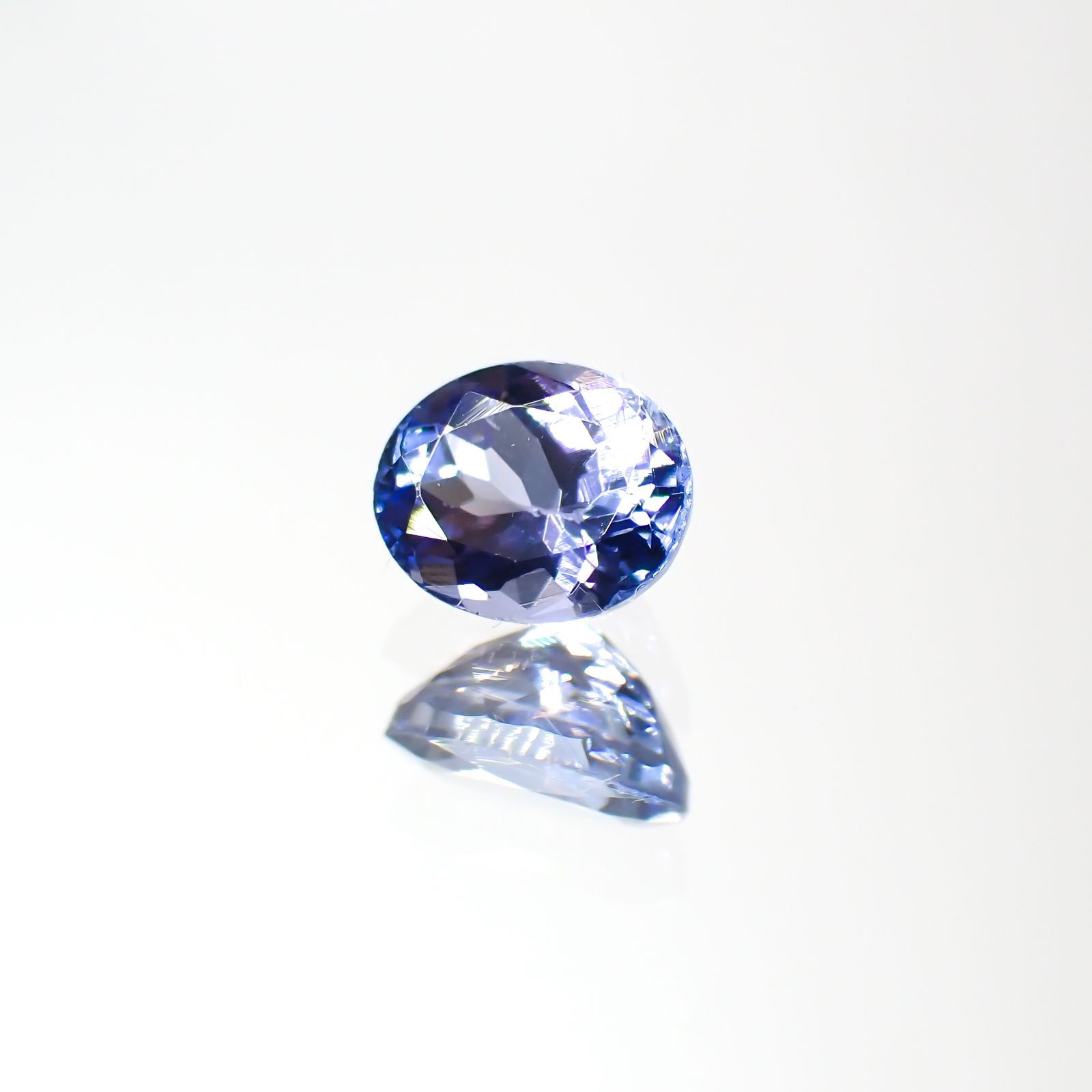 タンザナイト(宝石名タンザナイト)タンザニア産 0.44ct 識別済[220113853]5.1x4.1mm前後