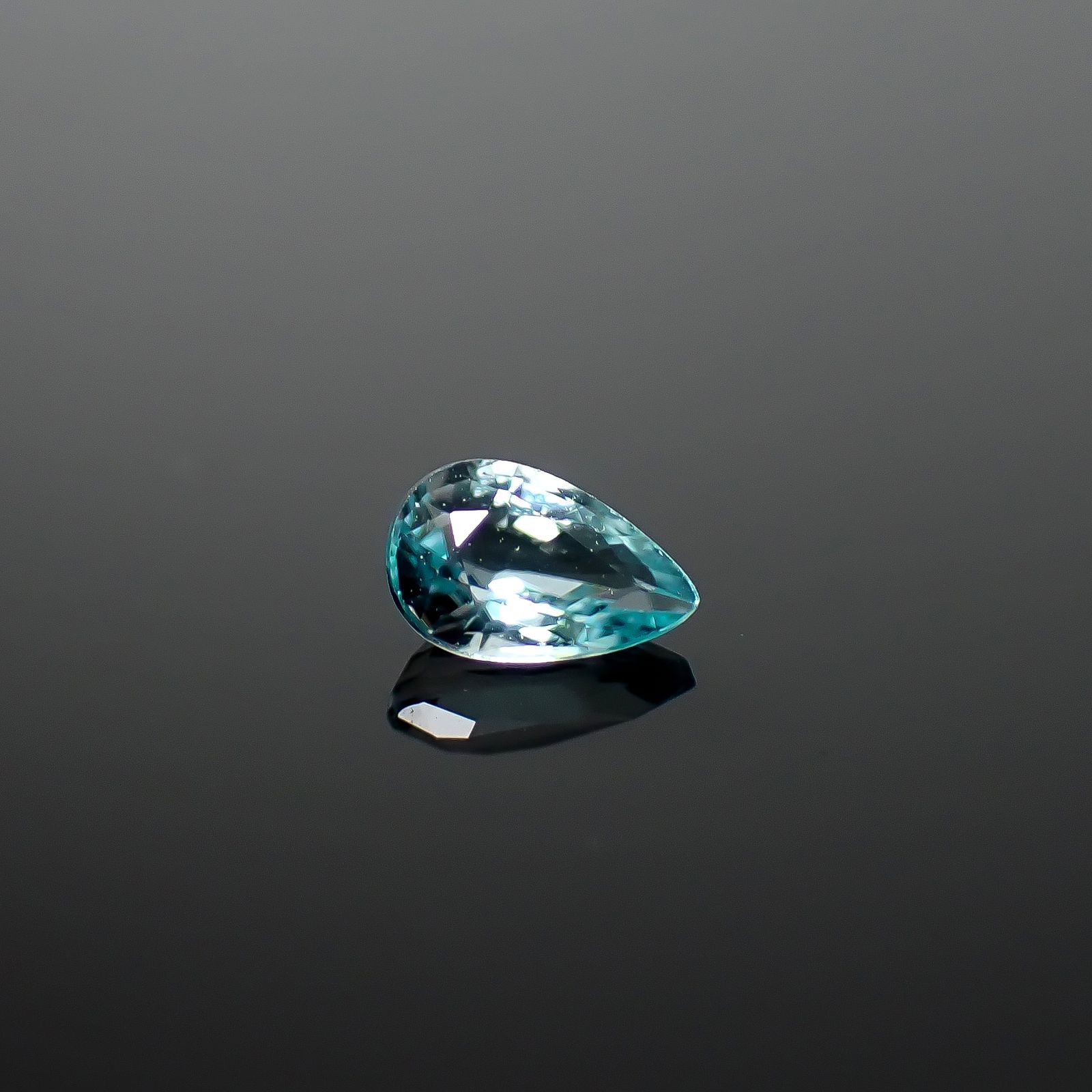 グランディディエライト(宝石名グランディディエライト)マダガスカル産 識別済 0.15ct / 4.4x2.9mm前後 [260826585]