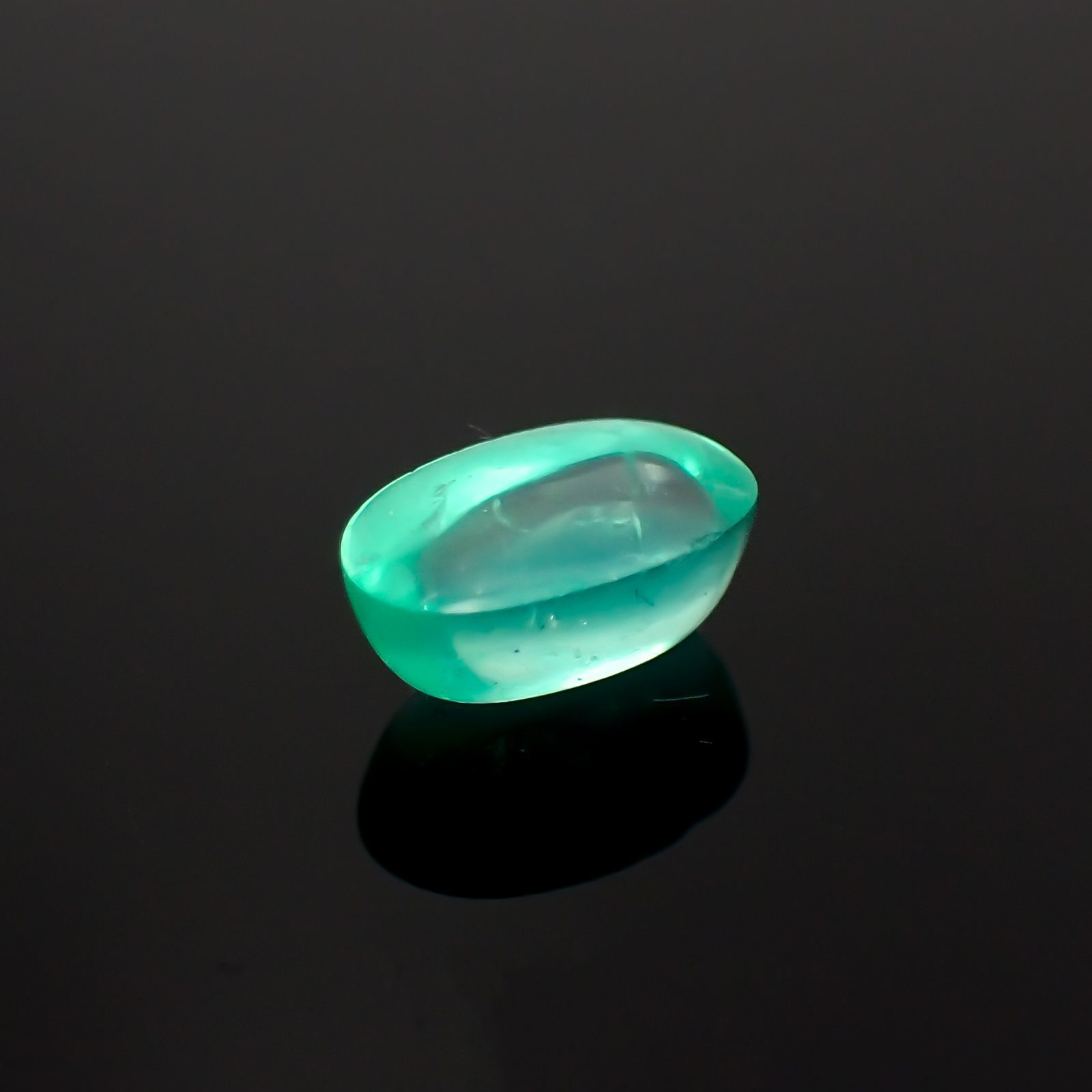 エメラルドキャッツアイ(宝石名エメラルド)コロンビア産 0.78ct 識別済[221018908]7.1x4.5mm前後