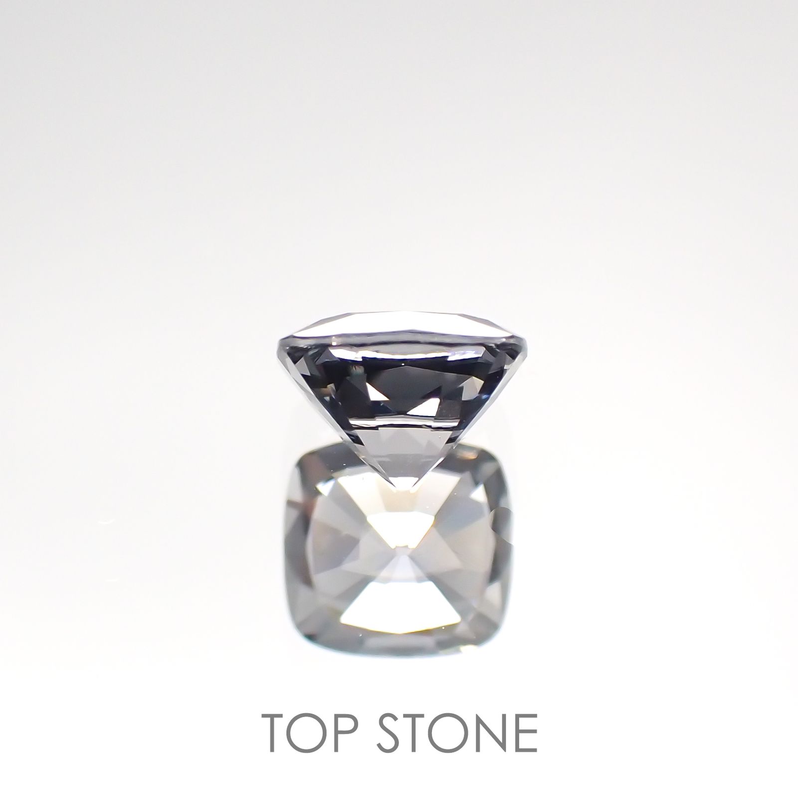 プラチナスピネル ビルマ産 ルース 0.86ct[210812843]5.5×5.2mm前後