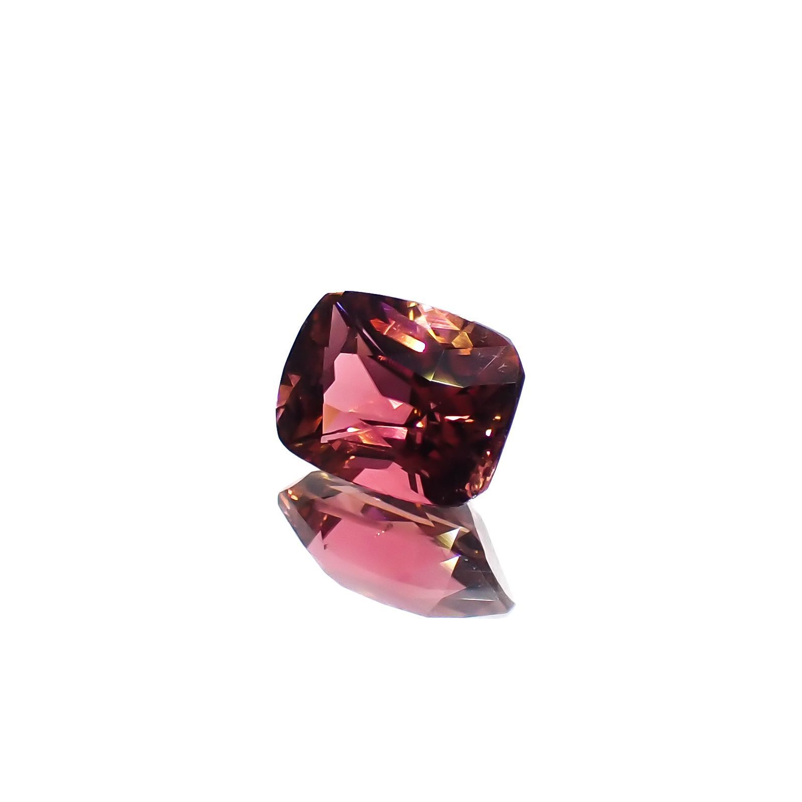 ピンクトルマリン(宝石名トルマリン)ルワンダ産 1.79ct 識別済[221118983]8.5x6.4mm前後