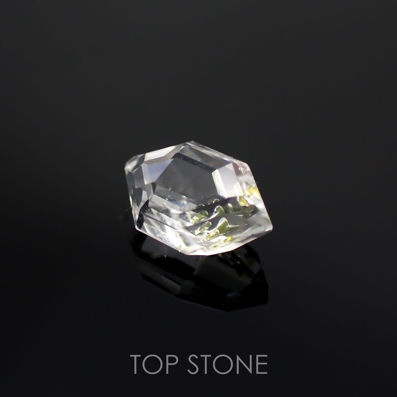◇カスタムカット◇オイルインクォーツ パキスタン産 0.73ct[221018538]7.7x4.6mm前後