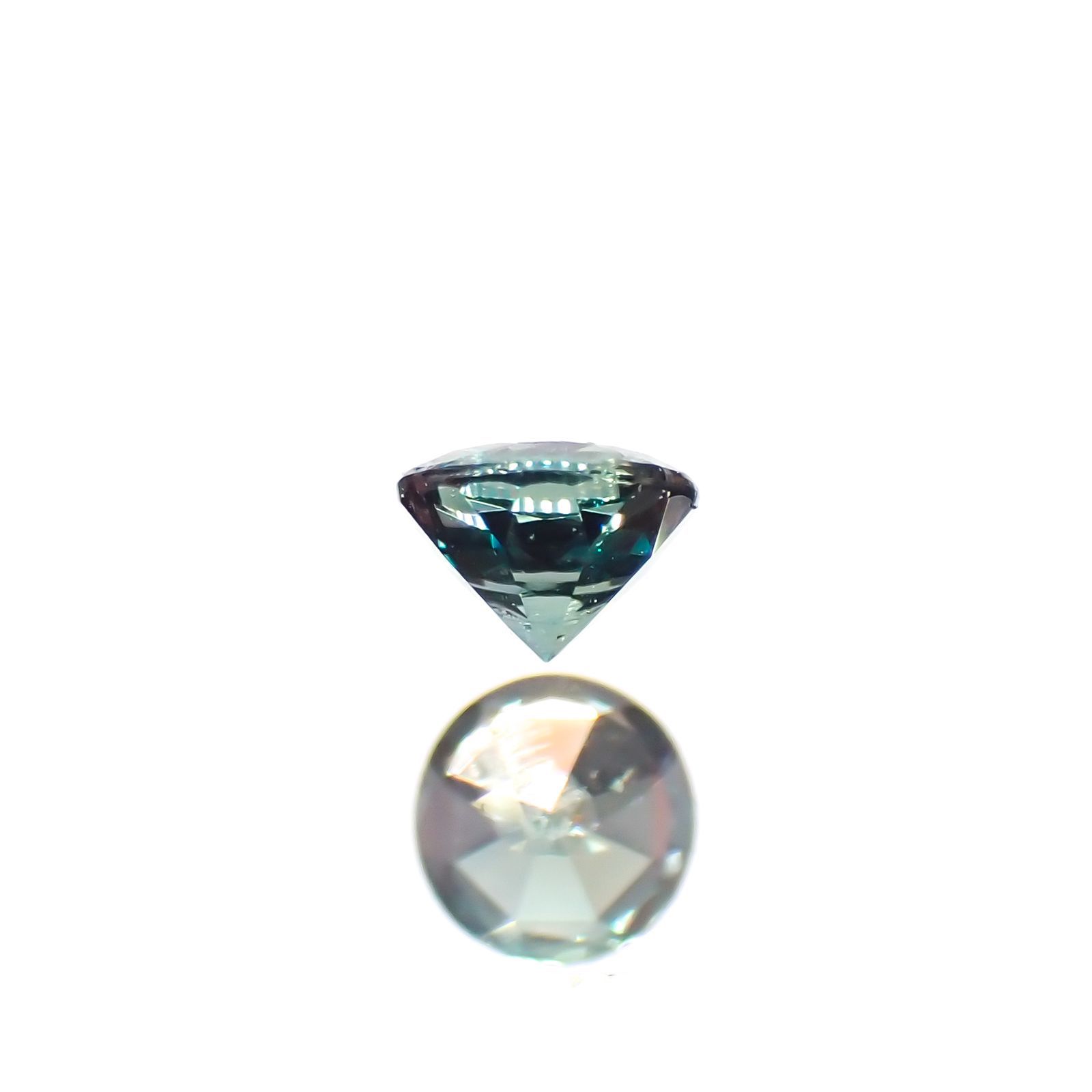 アレキサンドライト(宝石名アレキサンドライト)ブラジル産/EmeraldMains社製 0.106ct ソ付(彩珠)[220516016]2.8x2.8mm前後