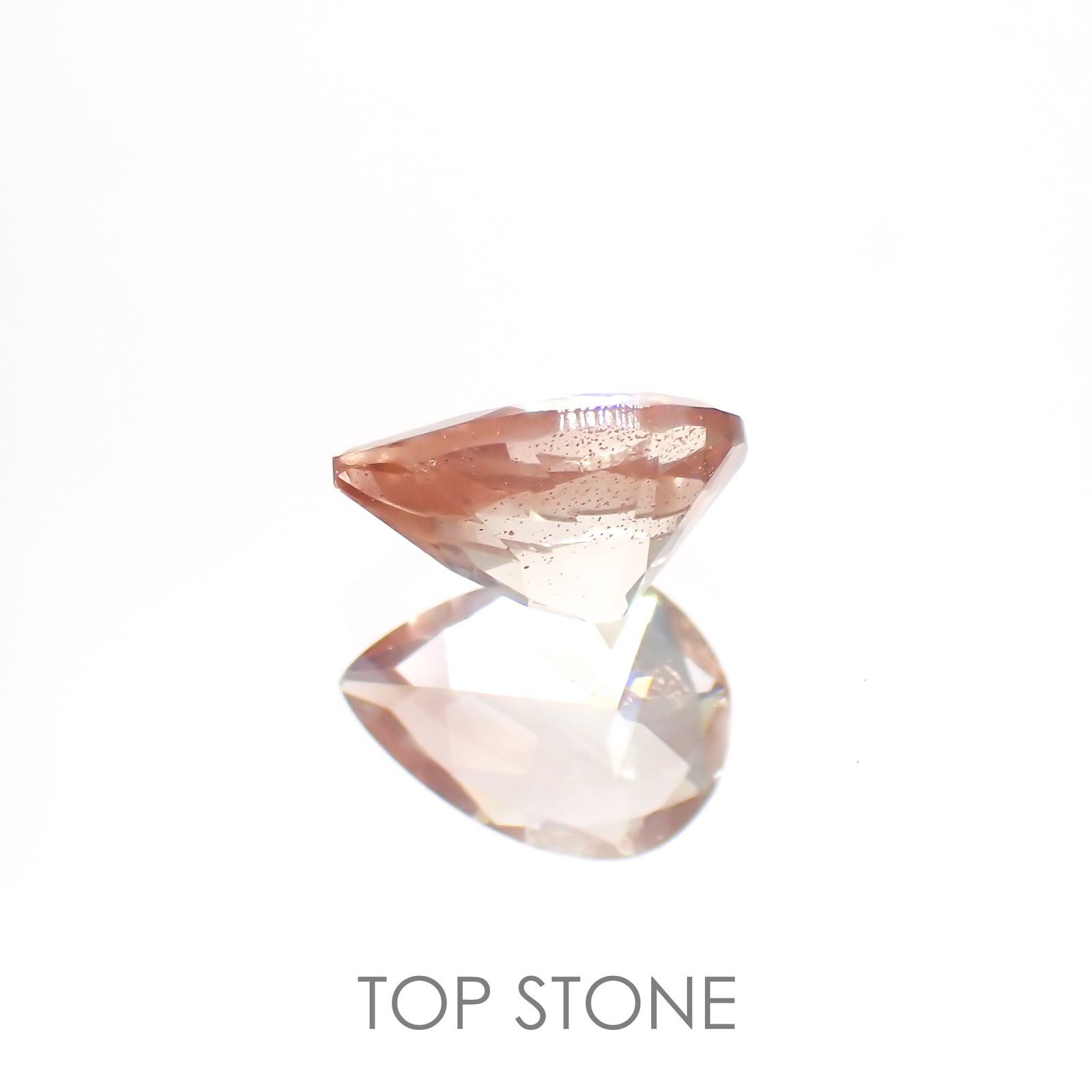 バイカラーオレゴンサンストーン(宝石名バイカラー・ラブラドライト)アメリカ・オレゴン州産 0.61ct 識別済[220113880]7.1x5mm前後