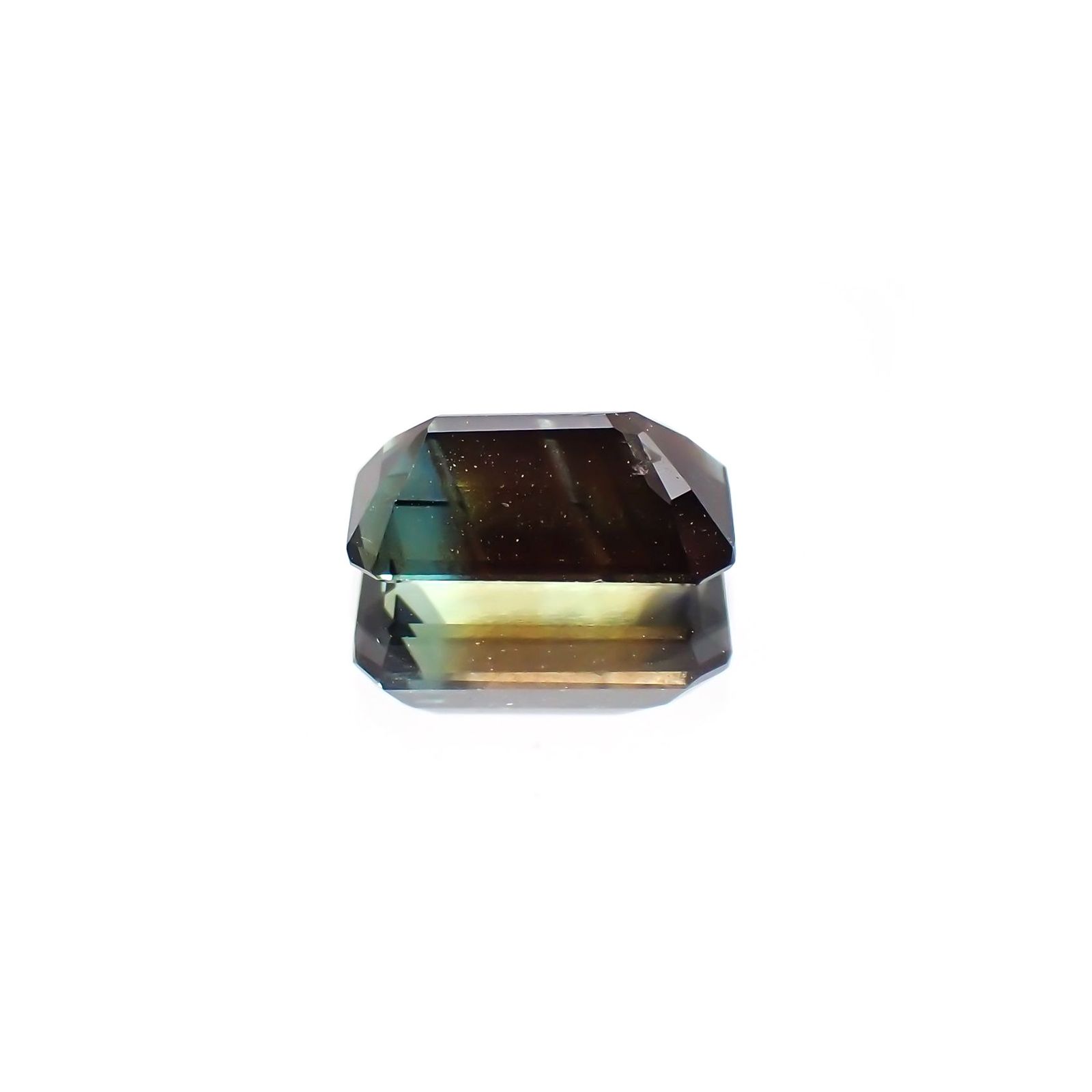 ゴールドシーンサファイア 非加熱(宝石名シーン・サファイア) ケニア産 0.880ct ソ付(彩珠)[250310223]7×3.9mm前後