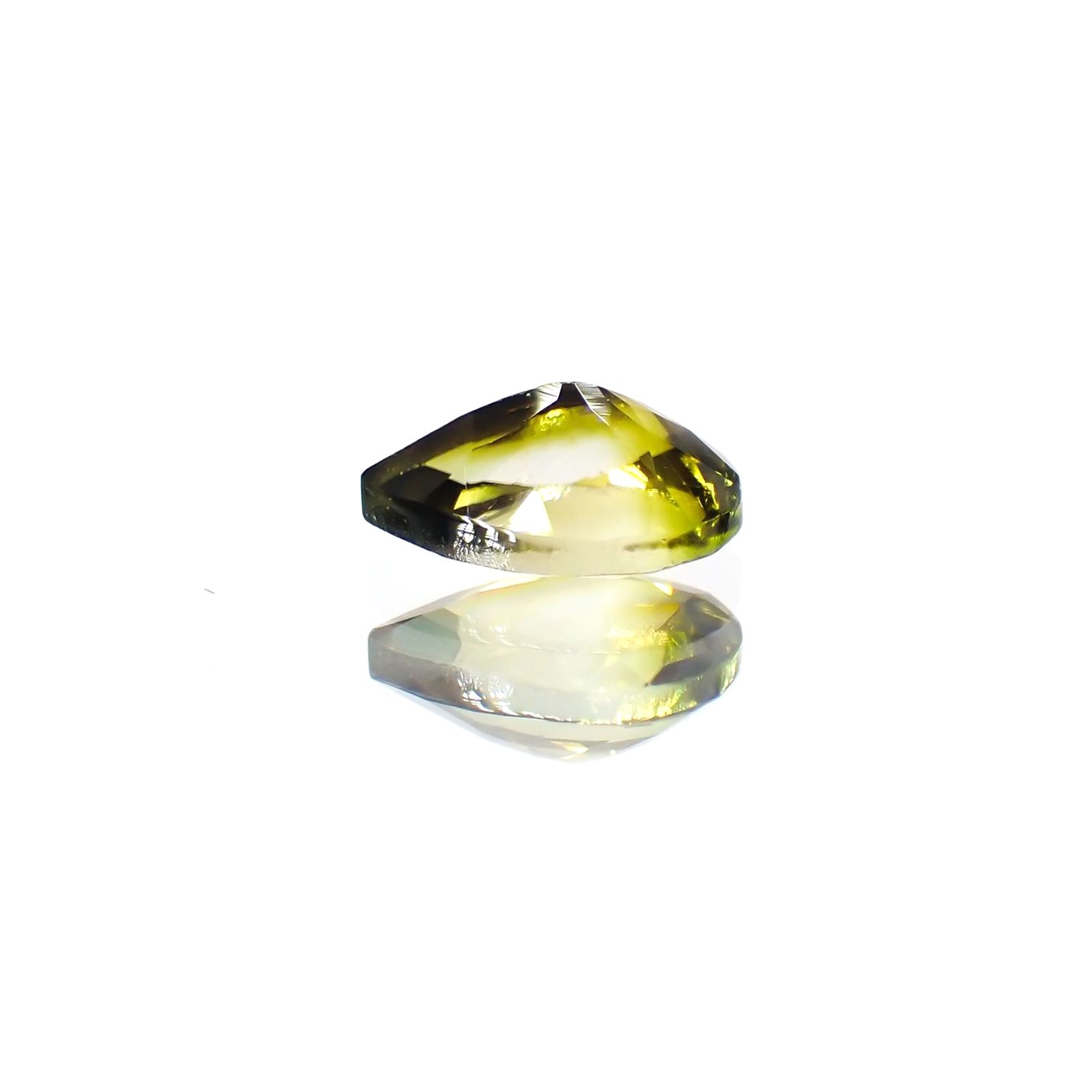 バイカラートルマリン(宝石名バイカラー・トルマリン) ブラジル/アフリカ産 0.56ct 識別済[211013574]6.6×4.5mm前後