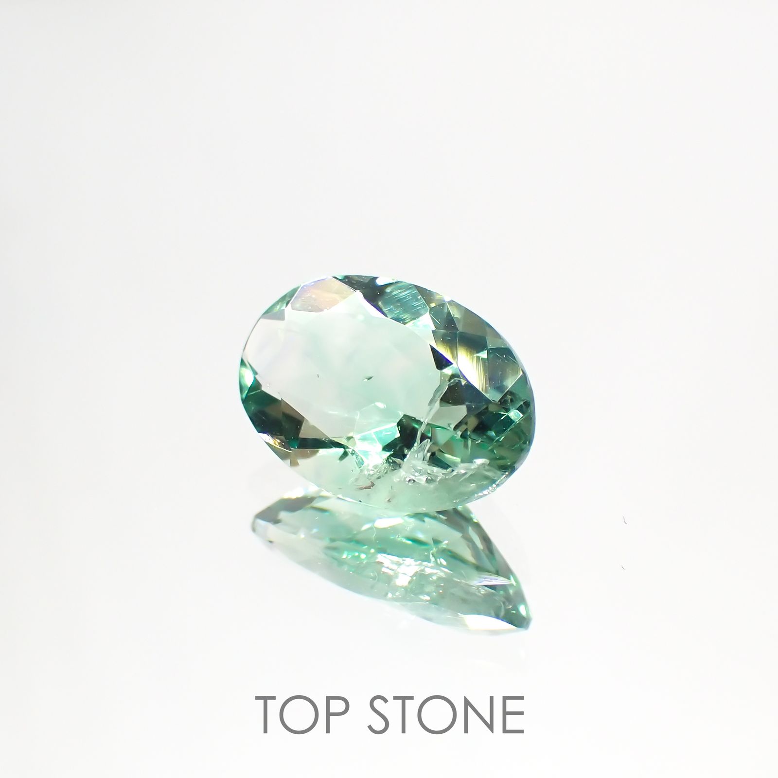 フローライト フルオレッセンス(宝石名フルオライト)イギリス・ロジャリー鉱山産 1.83ct 識別済[211113774]9.9x6.7mm前後