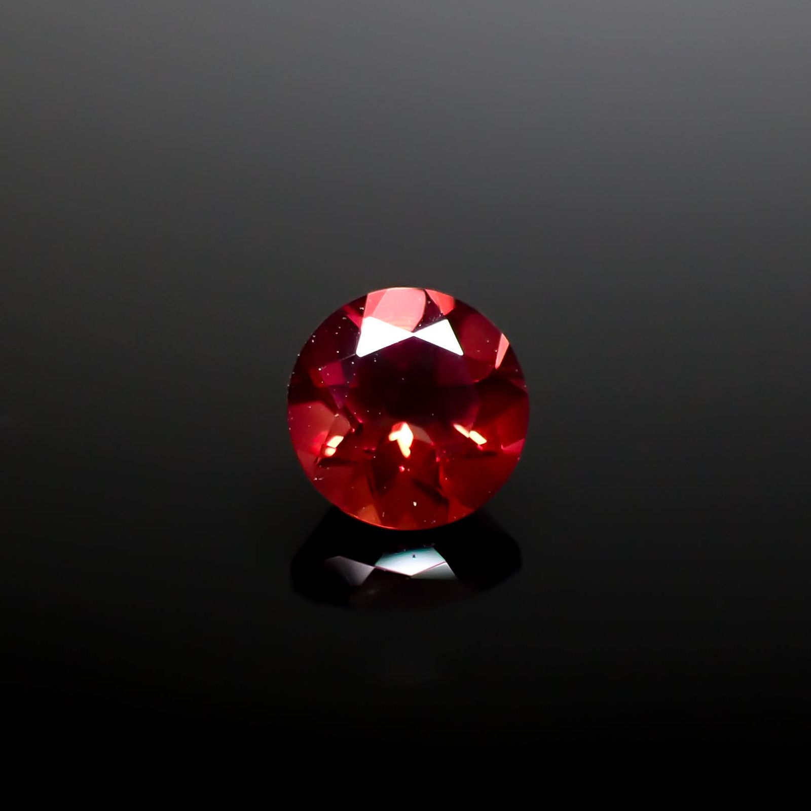 アンデシン モンゴル産 0.78ct [250129701]6.2x6.2mm前後