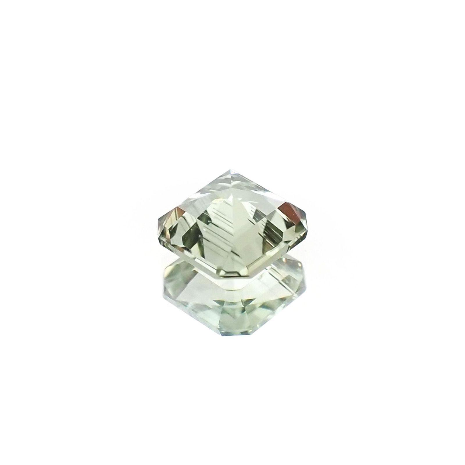グリーントルマリン(宝石名グリーン・トルマリン)ブラジル産 識別済 0.54ct / 5x5mm前後 [231023951]