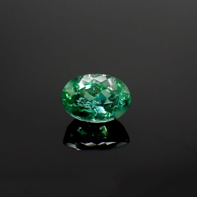 パライバトルマリン(宝石名トルマリン/別名パライバ・トルマリン) ブラジル産 0.633ct ソ付(宝貴協)[210711756]5.8×4.2mm前後
