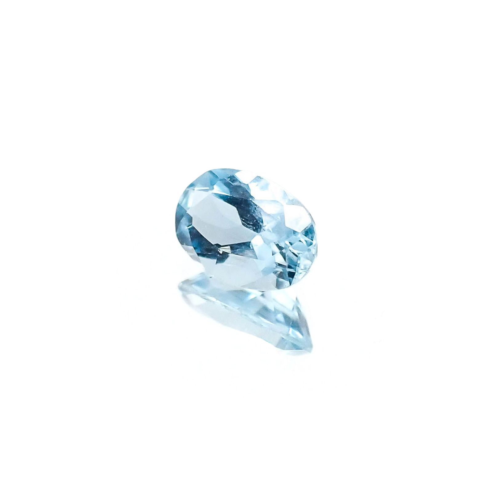 アクアマリン サンタマリアカラー(宝石名アクアマリン)モザンビーク産 識別済 0.37ct / 6.1x4mm前後 [260617251]