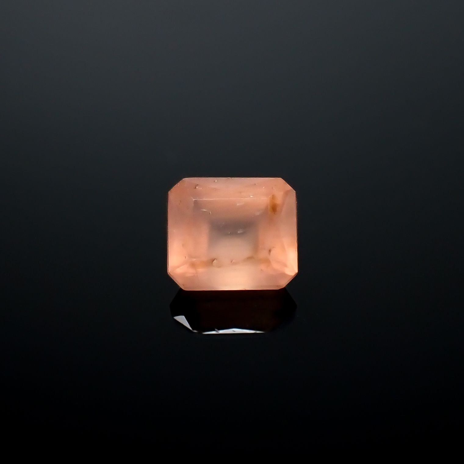 ロードクロサイト 日本・北海道産 0.43ct[240125345]4.2x3.7mm前後