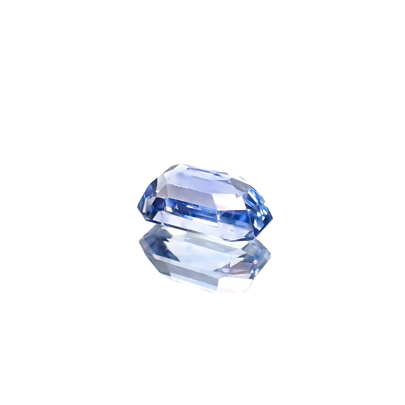 アイスブルーサファイア スリランカ産 0.89ct [241229585]6.8x3.8mm前後