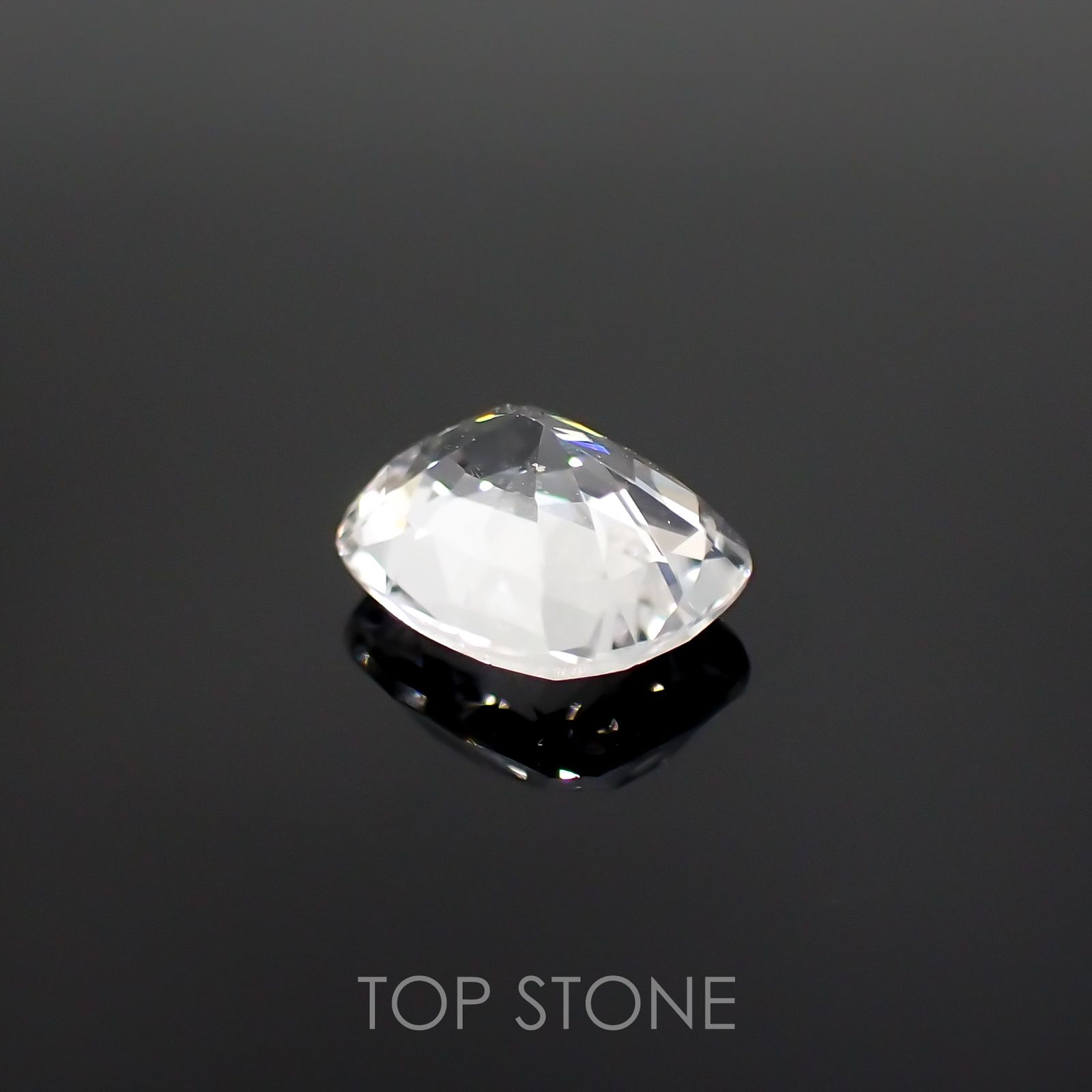 フェナカイト(宝石名ホワイト・フェナカイト) ブラジル産 2.262ct ソ付(彩珠)[210812704]9×7.4mm前後