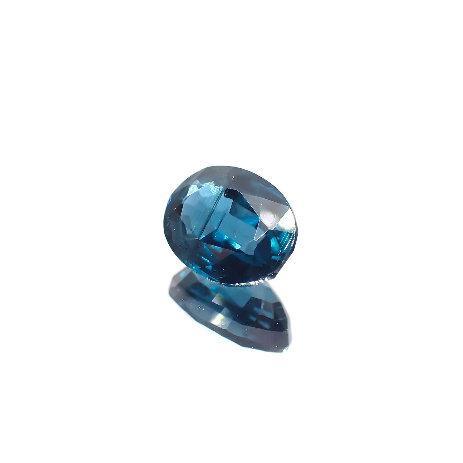 オーシャンブルーカイヤナイト(宝石名カイヤナイト) ネパール産 識別済 2.47ct / 8.8x6.7mm前後 [260610516]