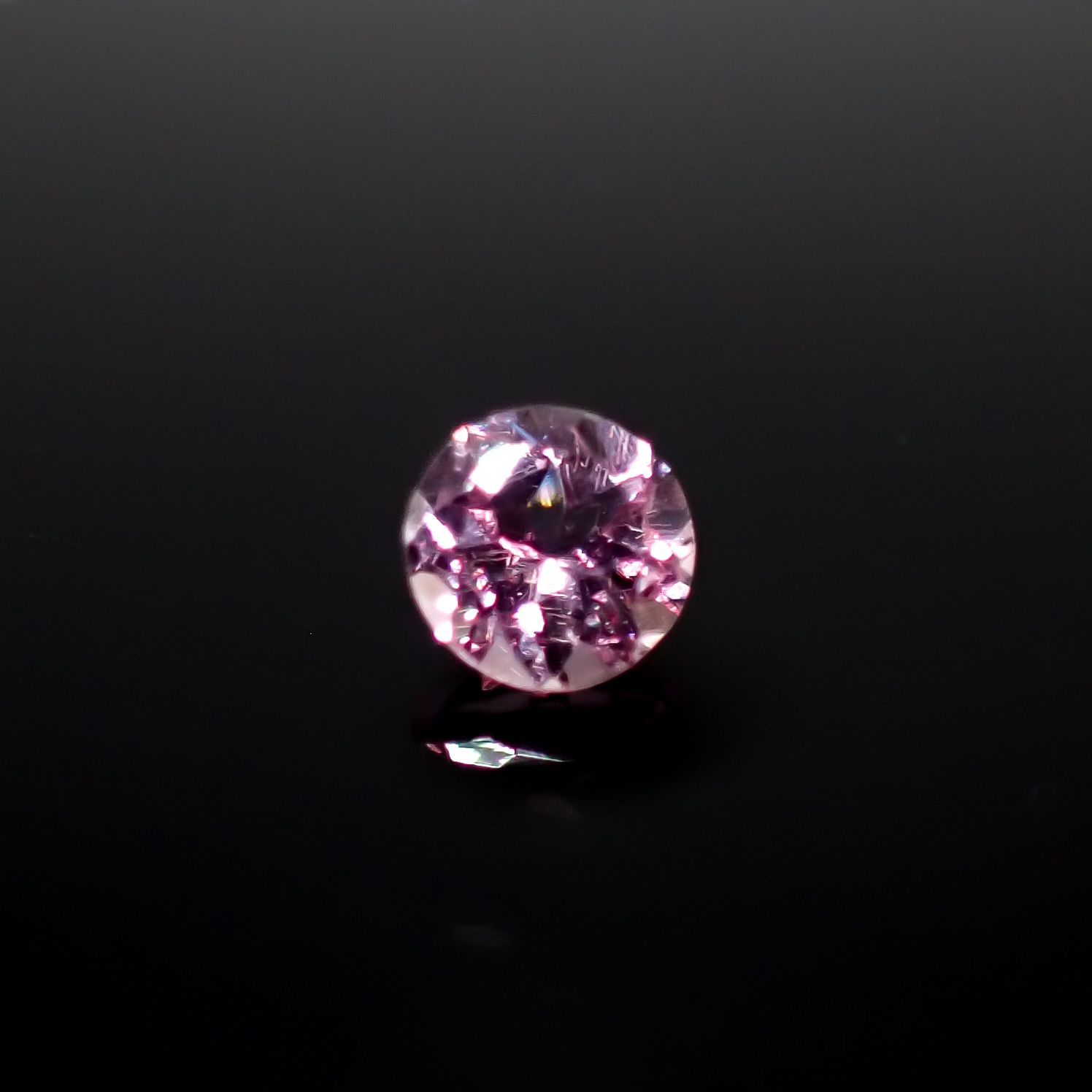 ドラゴンガーネット タンザニア産 0.45ct[241029208]4.5x4.4mm前後