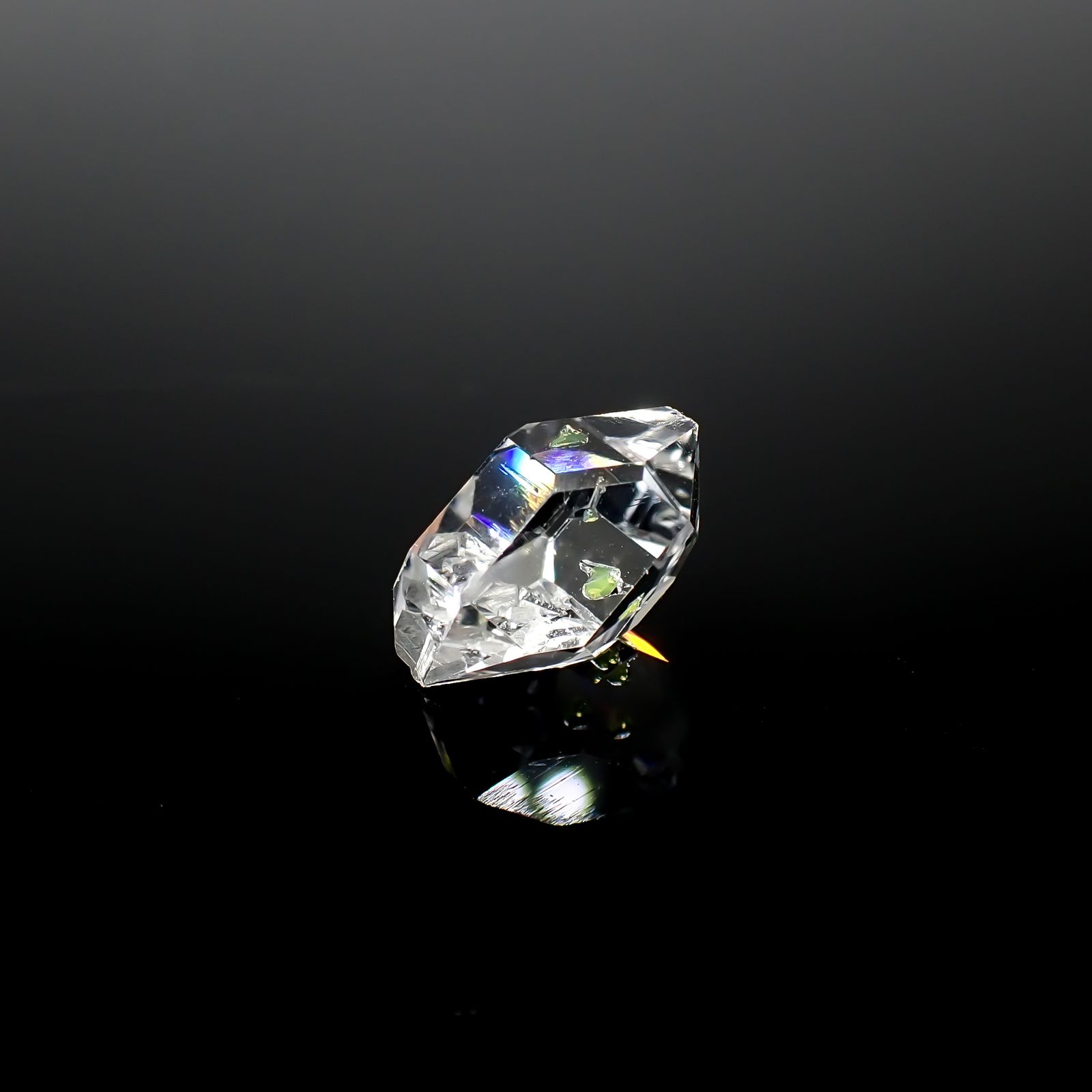 オイルインクォーツ原石 パキスタン産 2.85ct[240828666]10.9x8.6mm前後