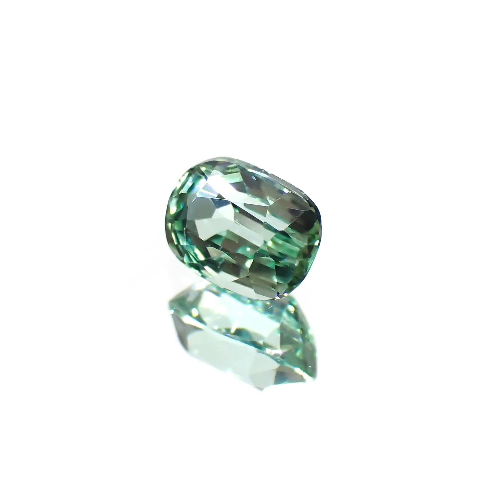 ブルーグリーントルマリン アフガニスタン産 0.59ct / 5.8x4mm前後 [220114091]
