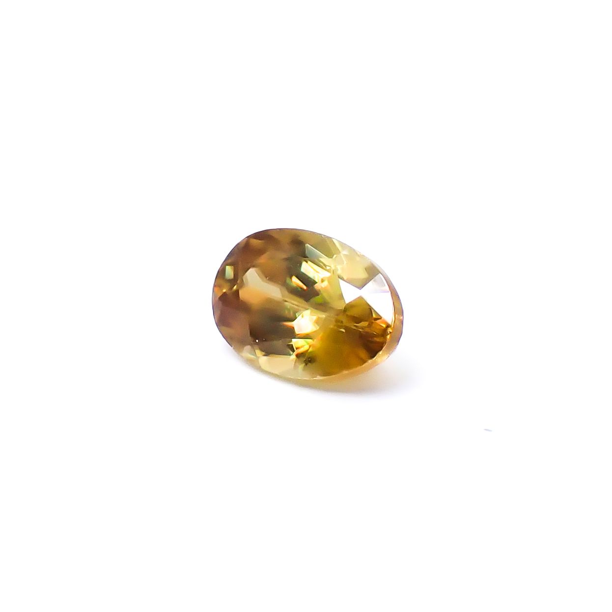 ゴールデンスフェーン(宝石名スフェーン)マダガスカル産 識別済 0.58ct / 6.1x3.9mm前後 [260632357]