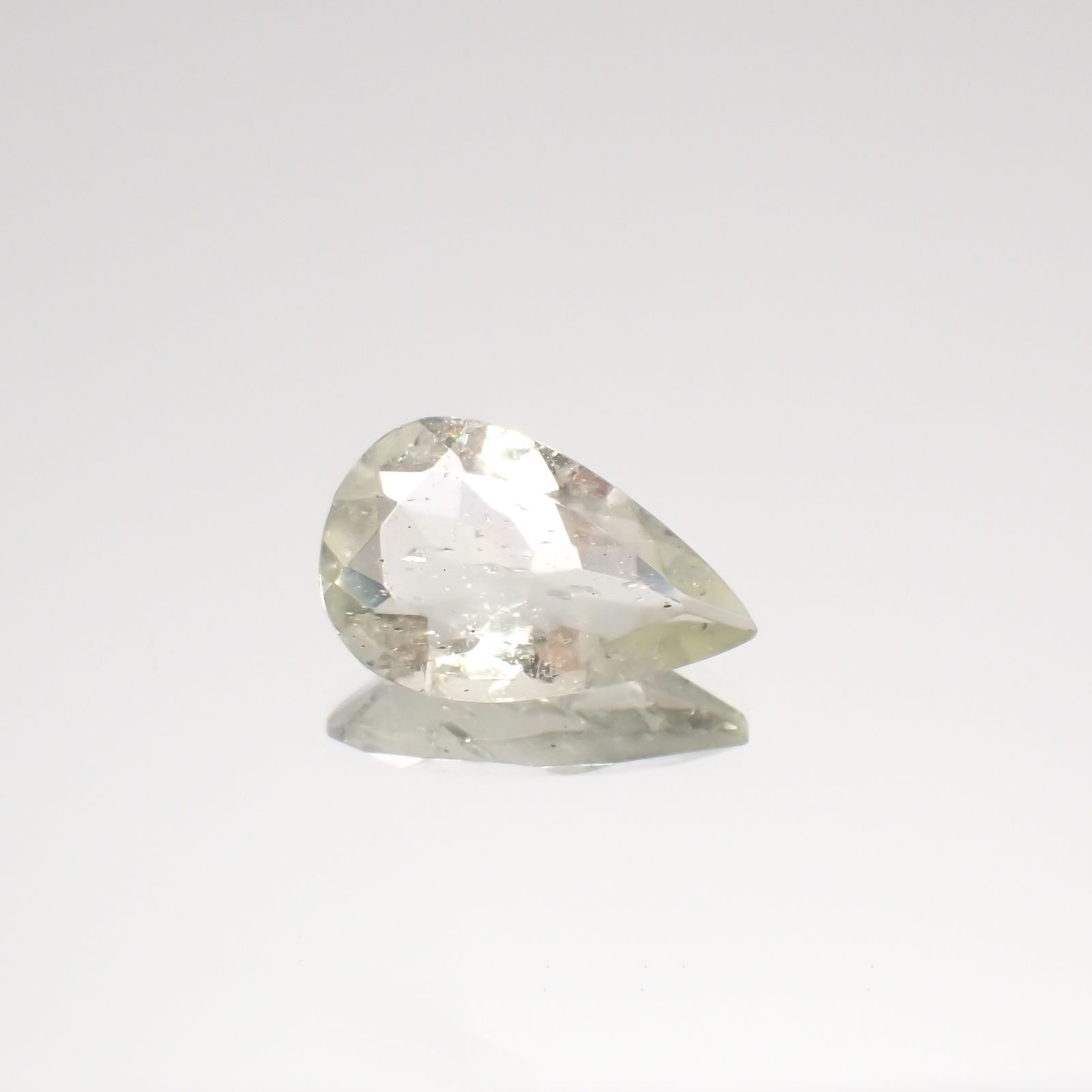リビアングラス 発見地：エジプト・リビア砂漠 2.70ct[221018192]14.4x9.1mm前後