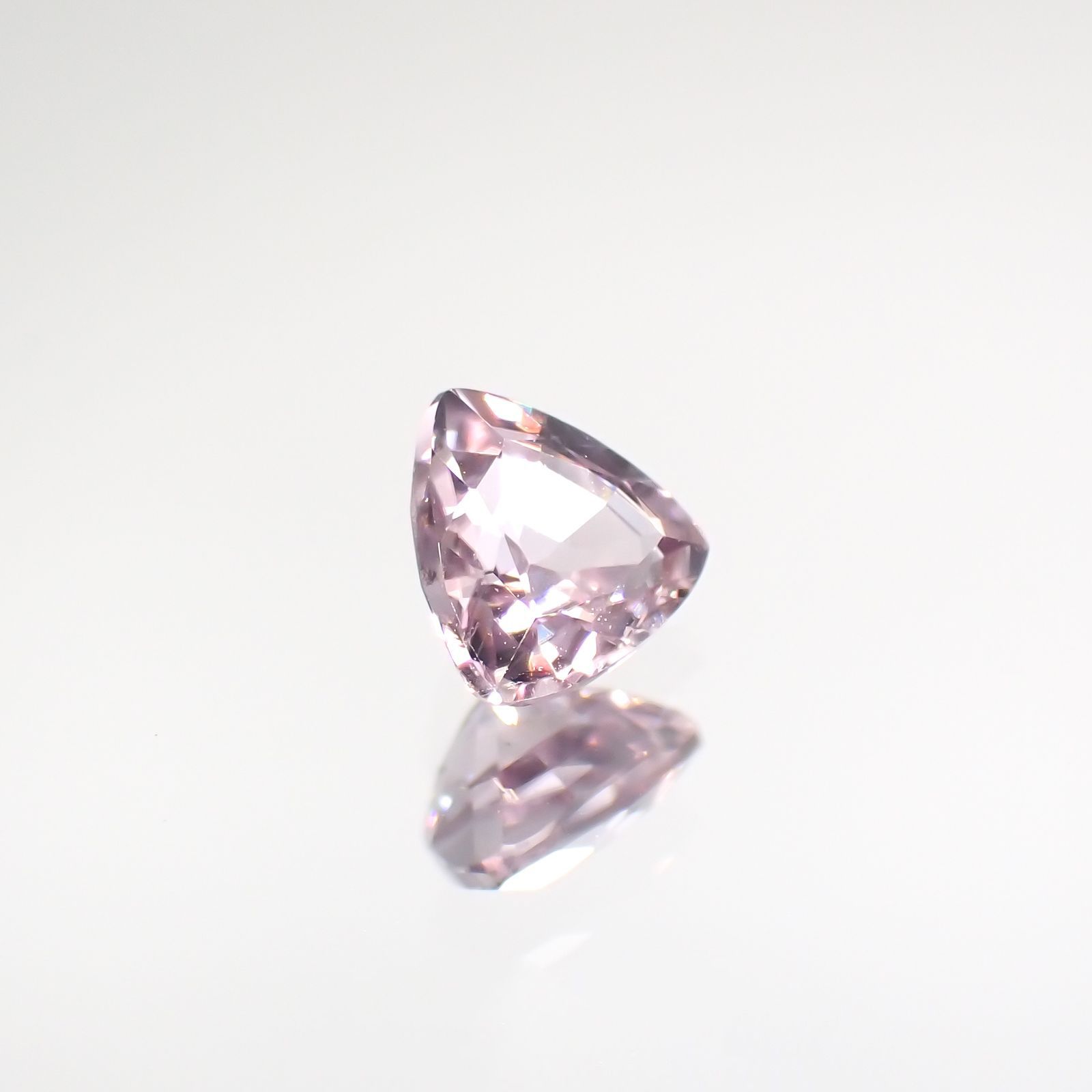 ピンクダイアスポア(宝石名ダイアスポア) アフガニスタン産 0.45ct 識別済[210812428]4.7×5mm前後