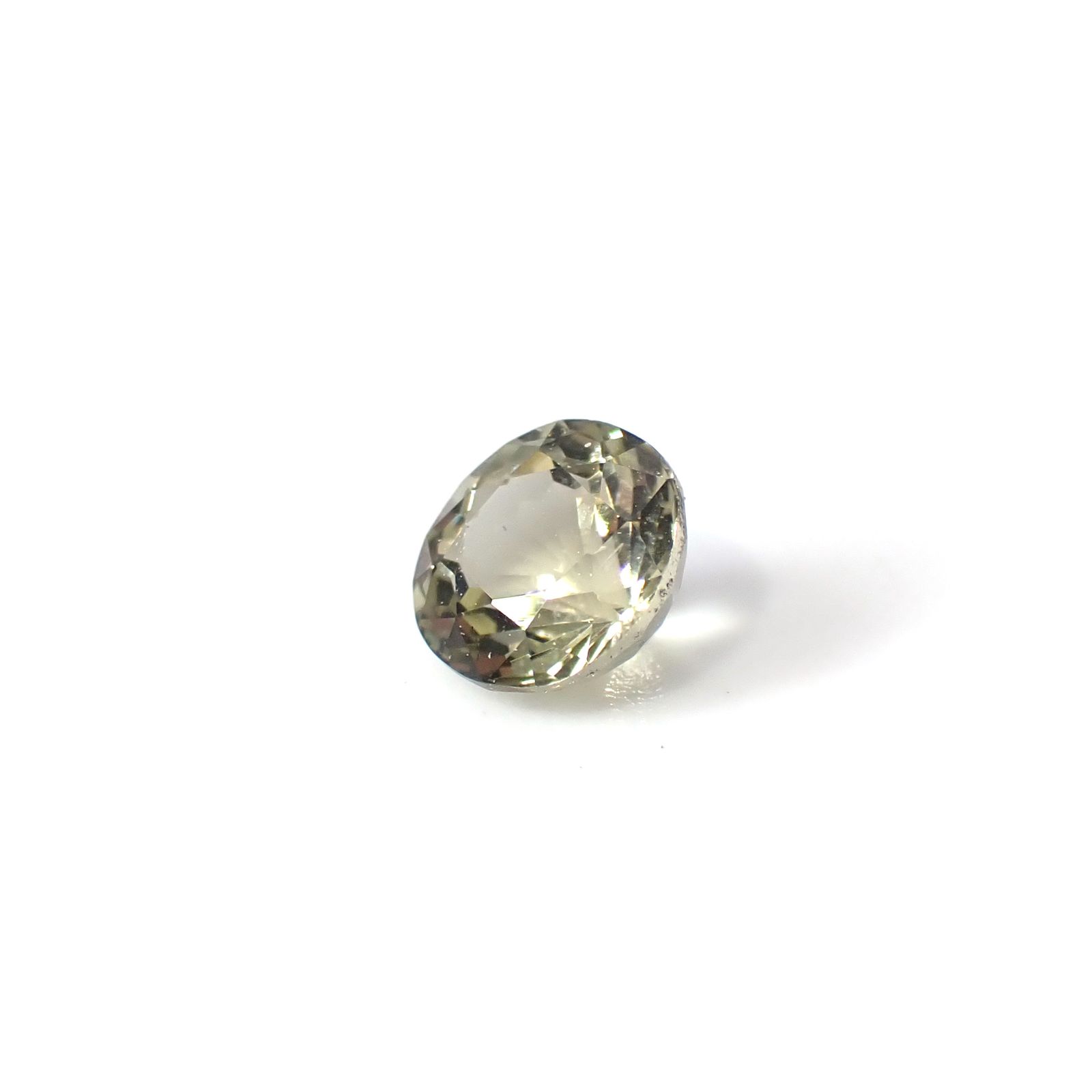 コーネルピン スリランカ産 0.60ct / 5.1x5mm前後 [251031231]