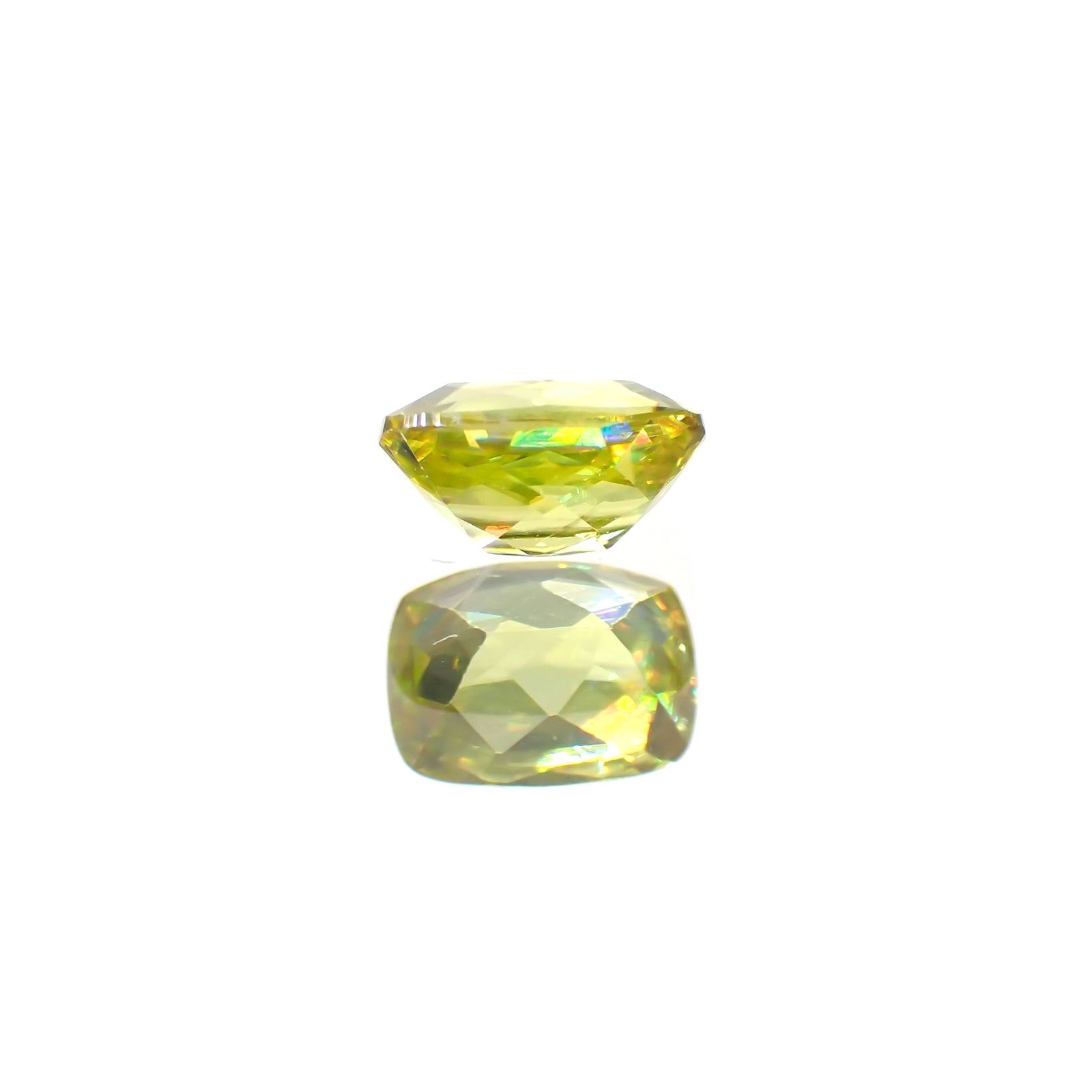 スフェーン(宝石名スフェーン)マダガスカル産 0.65ct 識別済[220113863]6x4.5mm前後