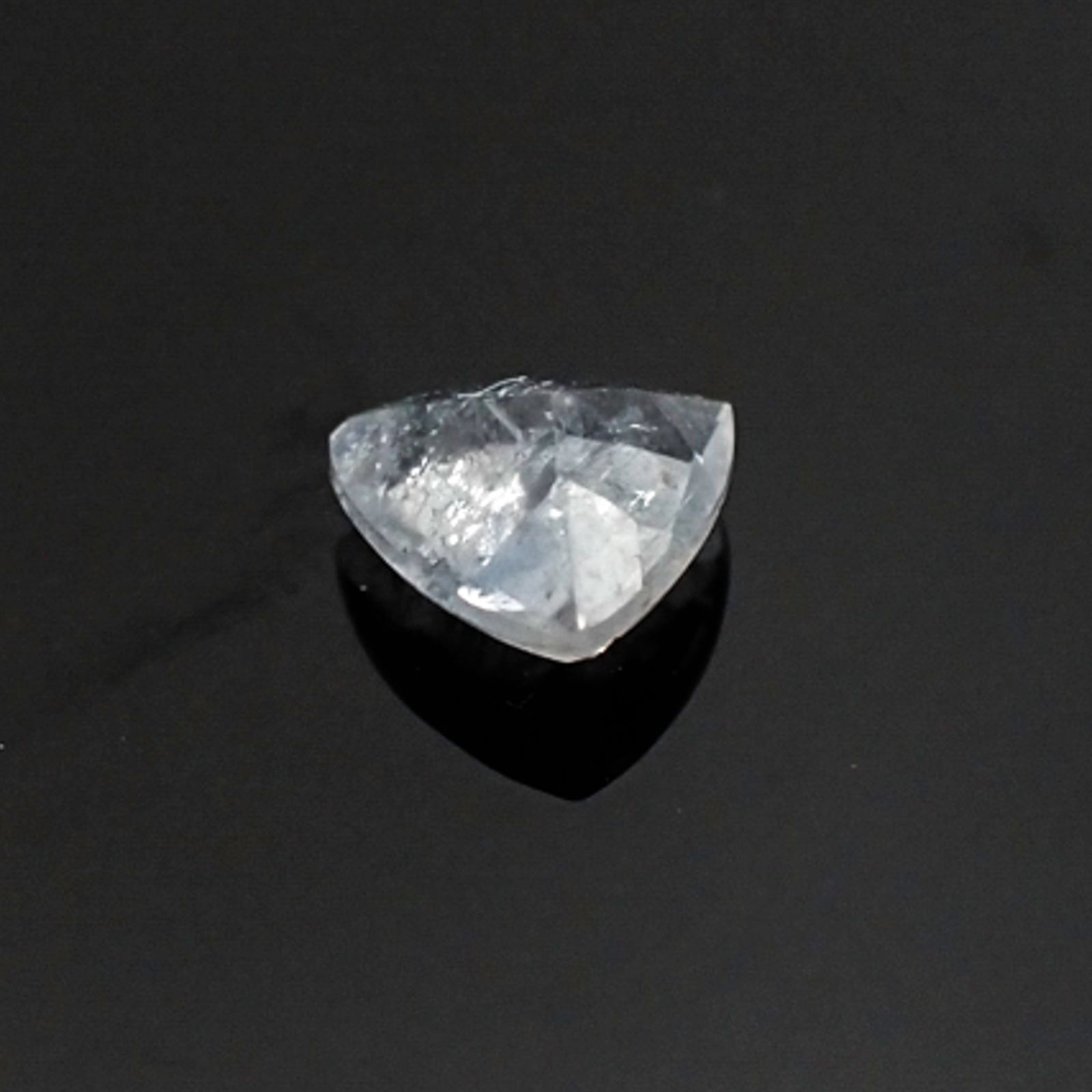 ユークレース ブラジル産 ルース 0.282ct ソーティング付き[20106485]4.4×4.4mm前後