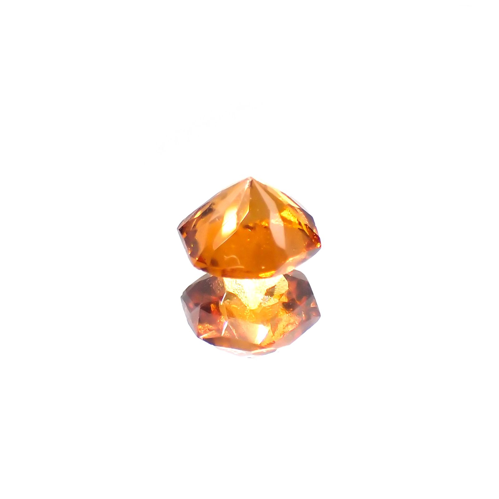 ◇ヘキサゴンカット◇ヘソナイトガーネット(宝石名ガーネット) スリランカ産 0.90ct 識別済[210812684]5.4×5.4mm前後