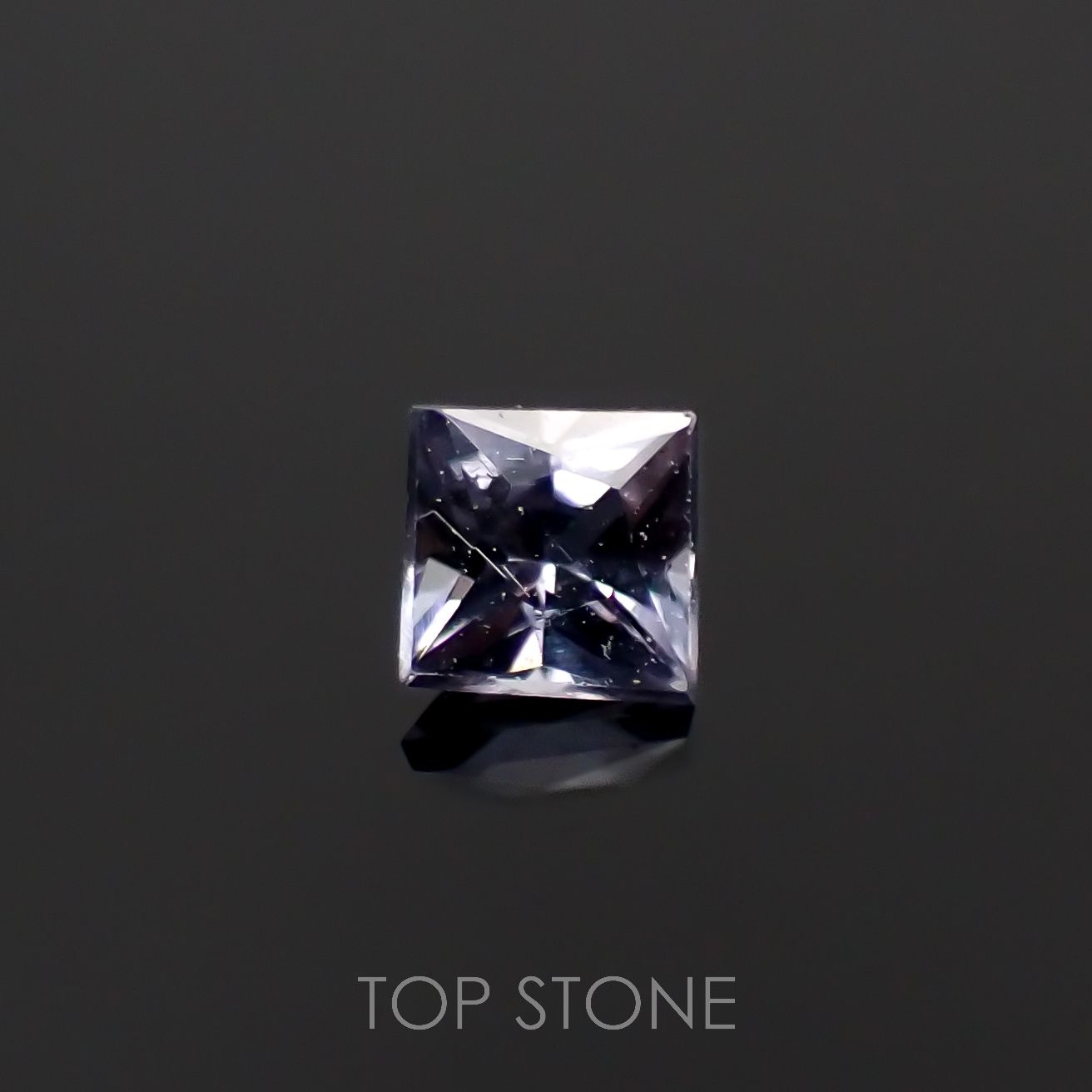 ◇プリンセスカット◇カラーチェンジガーネット アレキタイプ(宝石名ガーネット)マダガスカル・ベキリー産 0.093ct 識別済[221119058]2.4x2.4mm前後