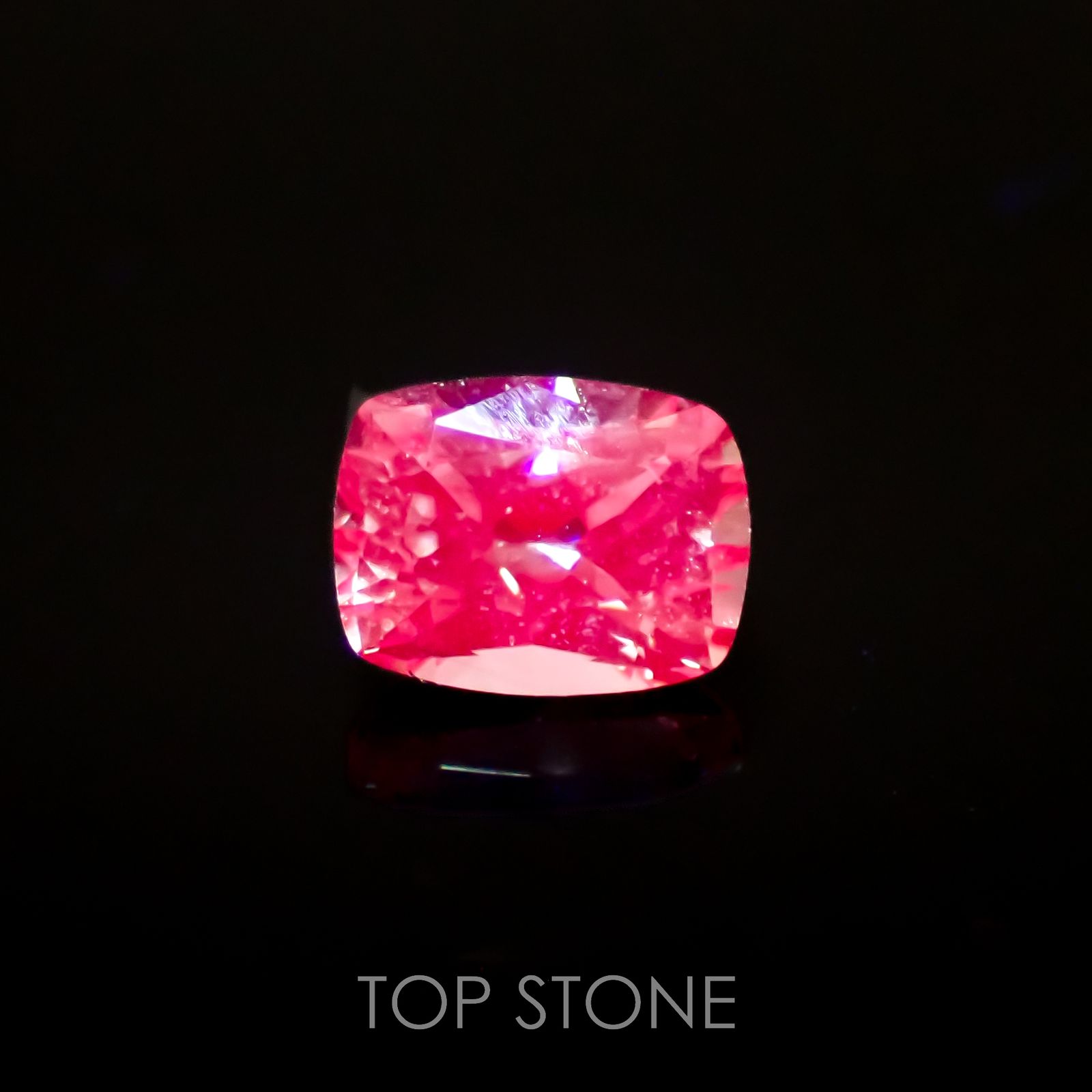 ラベンダーサファイア(宝石名サファイア)スリランカ/マダガスカル産 0.90ct 識別済[220817464]6.2x4.7mm前後
