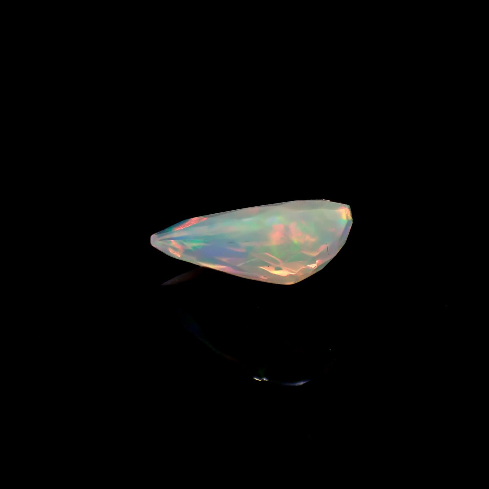 エチオピアオパール(宝石名オパール)エチオピア産 1.45ct 識別済[220717032]11.3x8.4mm前後