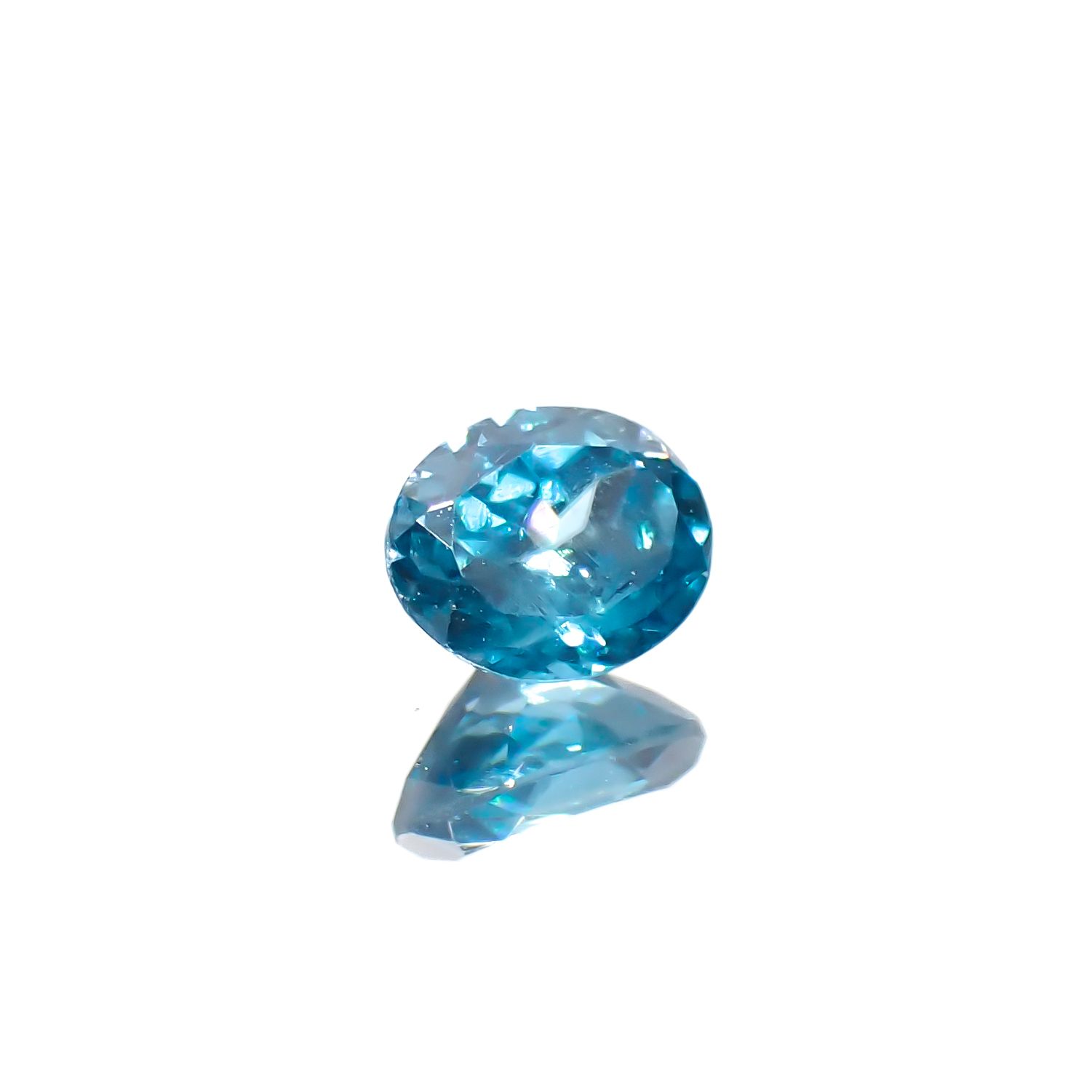 ブルージルコン カンボジア産 0.56ct[240728510]5.1x4.1mm前後