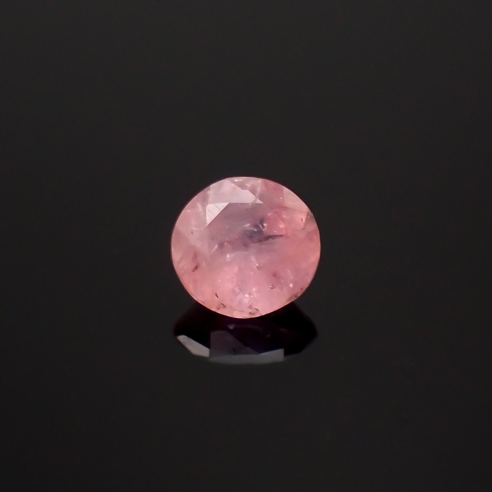 ペツォッタイト(ラズベリル)(宝石名ペツォッタイト)マダガスカル産 0.18ct 識別済[231023734]3.4x3.4mm前後