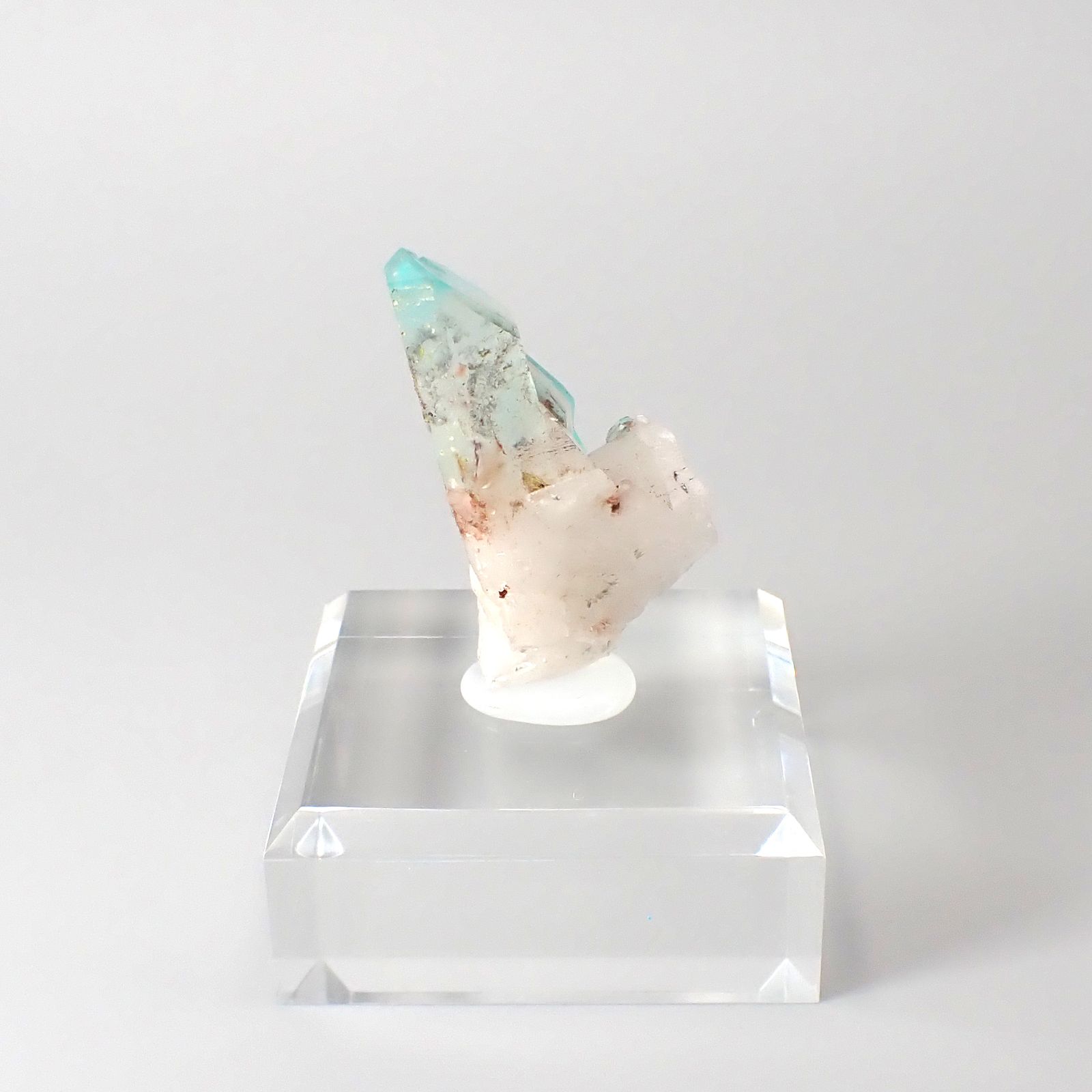 アホイトインクォーツ原石 南アフリカ・メッシーナ鉱山産 アクリル台座付き 97.35ct(19.47g) / 31x28x47.5mm前後 [260532291]