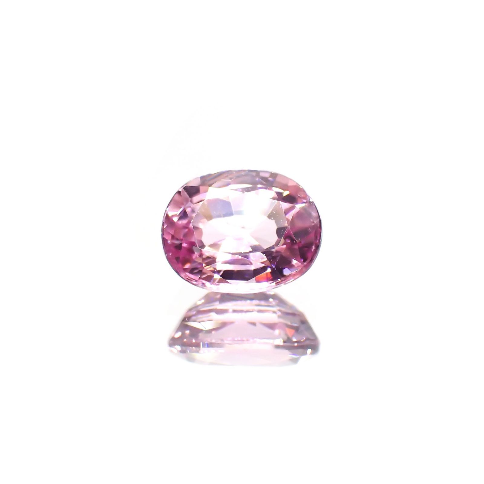 ピンクスピネル(宝石名ピンク・スピネル)タンザニア産 ソ付(彩珠) 1.072ct / 6.7x5.4mm前後 [260217265]