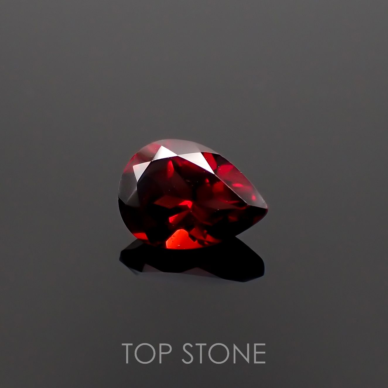 パイラルスパイトガーネット モザンビーク産 1.36ct[230119838]8.1x6mm前後