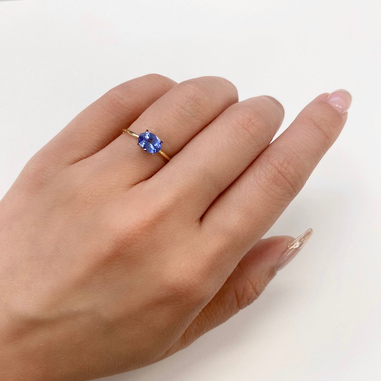 タンザナイト(宝石名タンザナイト) タンザニア産 0.87ct 識別済[210610068]6.9×5.2mm前後