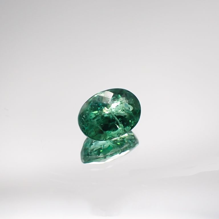 パライバトルマリン(宝石名トルマリン/別名パライバ・トルマリン) ブラジル産 0.633ct ソ付(宝貴協)[210711756]5.8×4.2mm前後