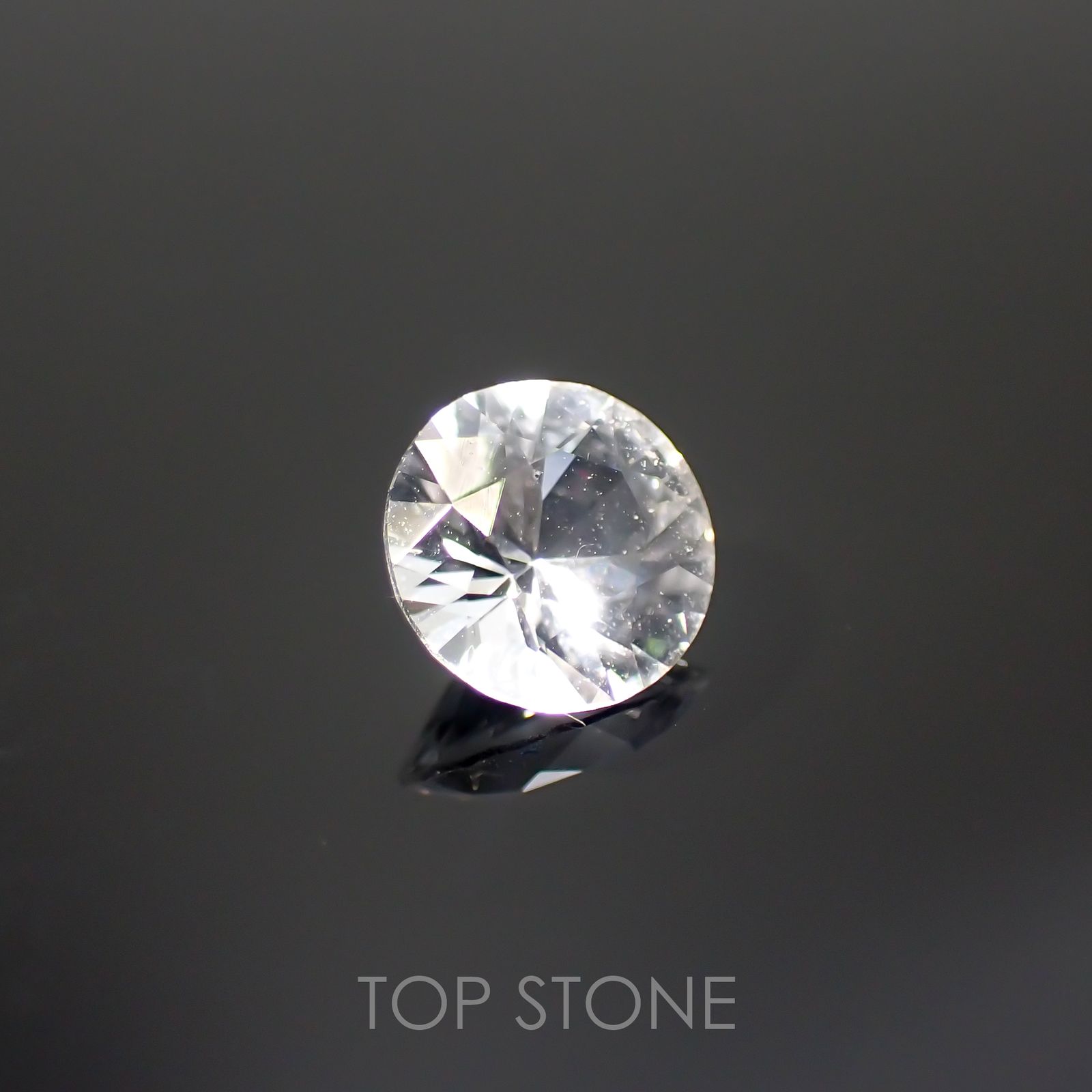 フェナカイト(宝石名フェナカイト)ブラジル産 0.61ct 識別済[220115161]6x5.9mm前後