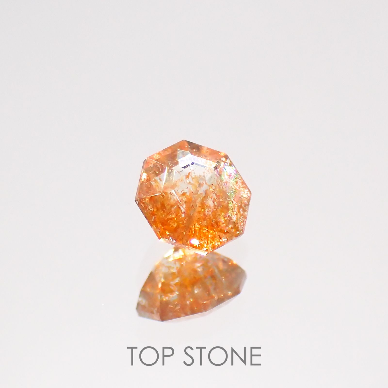 ◇オクタゴンカット◇イリュージョンサンストーン インド産 0.61ct[220115486]5.3x5.2mm前後