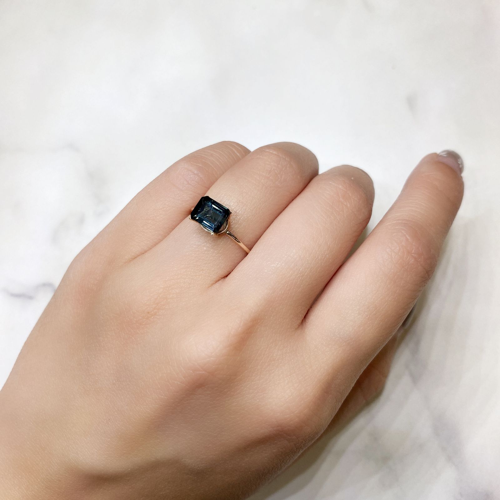 ブルートルマリン(宝石名ブルー・トルマリン) ナイジェリア/ブラジル産 1.455ct ソ付(彩珠)[211013590]7.3×5.8mm前後