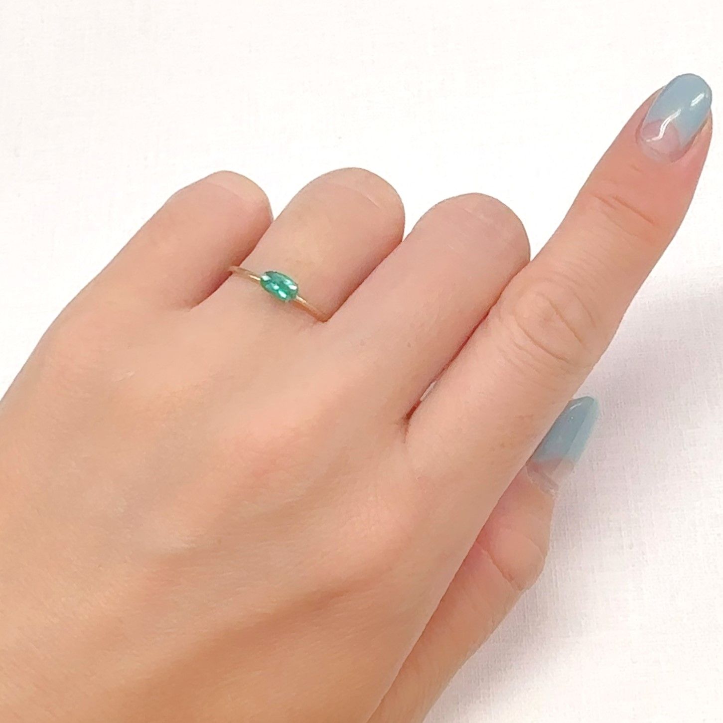 パライバトルマリン ブラジル・パライバ州バターリャ鉱山産 0.30ct[240928759]5.9x3.4mm前後