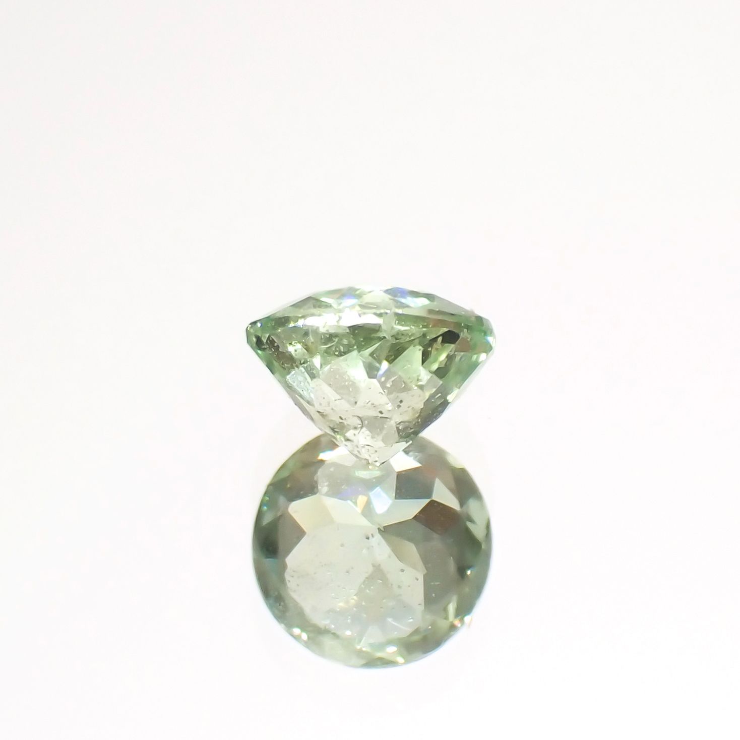バナジウムコーネルピン(宝石名コーネルピン)タンザニア・タンガ州産 0.36ct 識別済[230521912]4.4x4.4mm前後