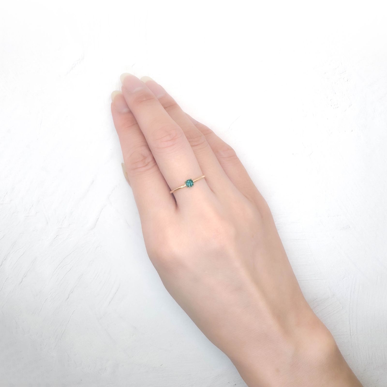 グランディディエライト マダガスカル産 0.20ct / 3.5x3.5mm前後 [250931110]