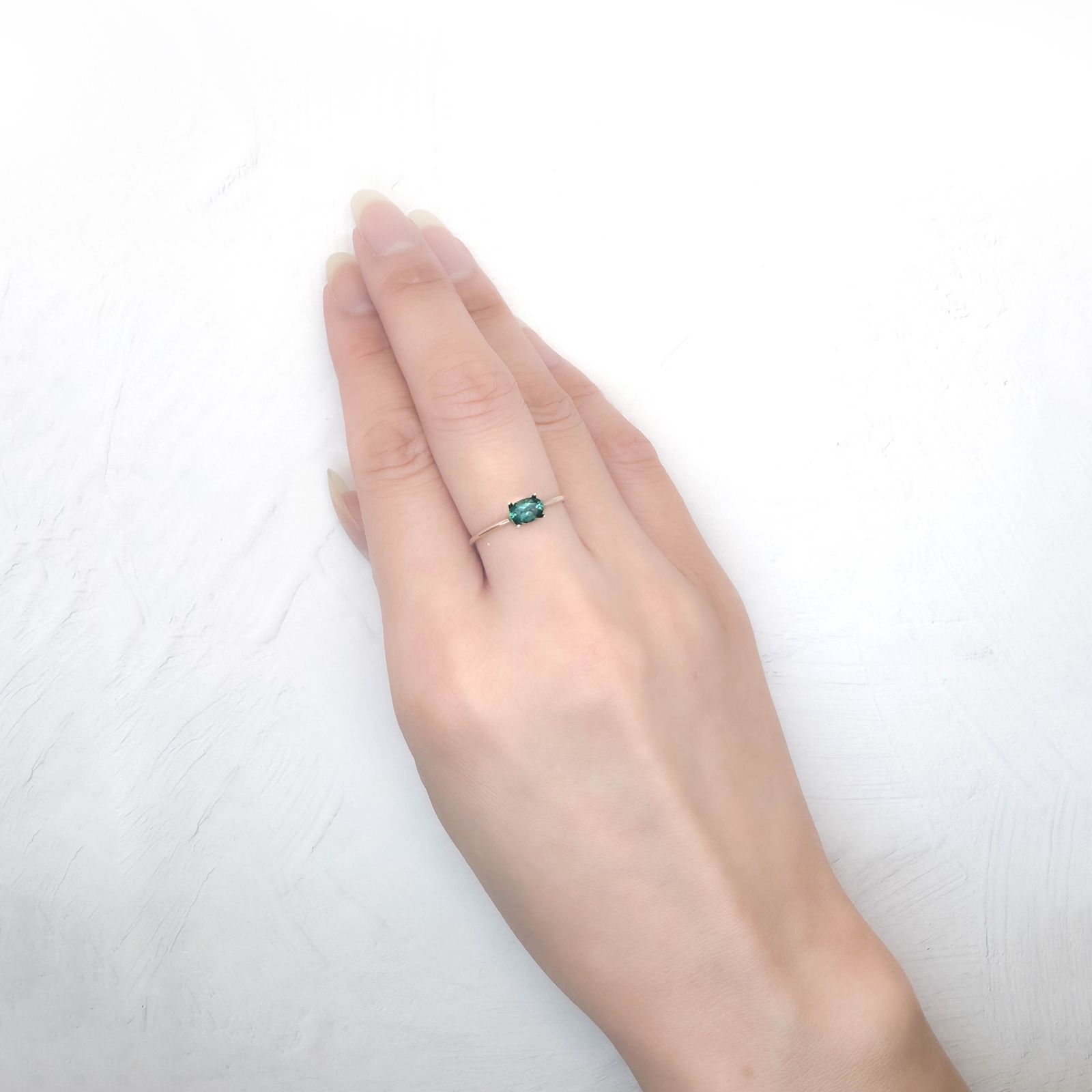 ノーブルモロキサイト マダガスカル産 0.40ct [250931088]5.8x3.8mm前後